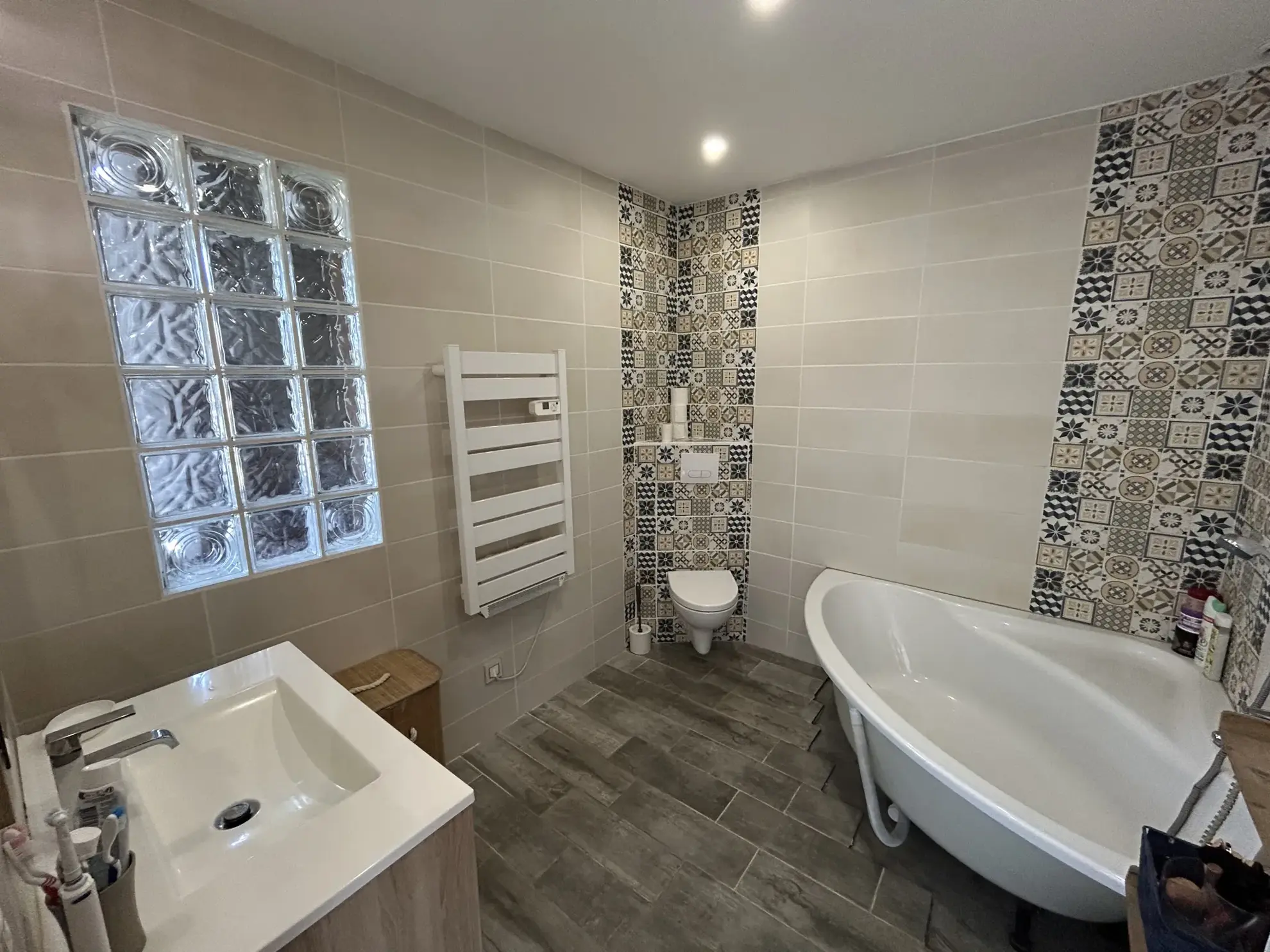 Charmante maison de 110m² avec terrain et dépendances à Puy Guillaume 