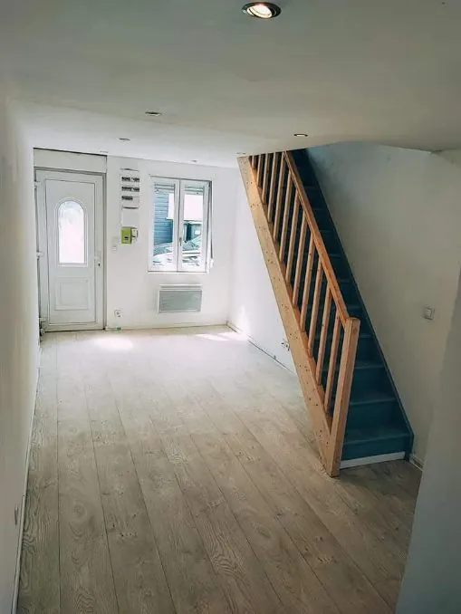 Maison rénovée à vendre à Lillers, potentiel locatif attractif, proche des commodités