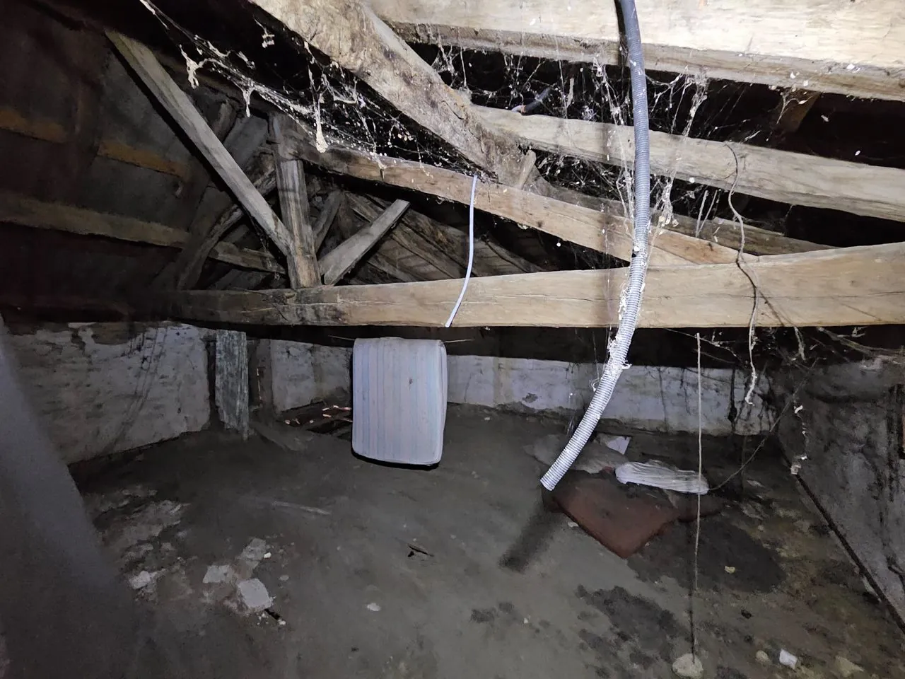 Maison 2 pièces avec jardin de 752 m2 à Lathus St Rémy 