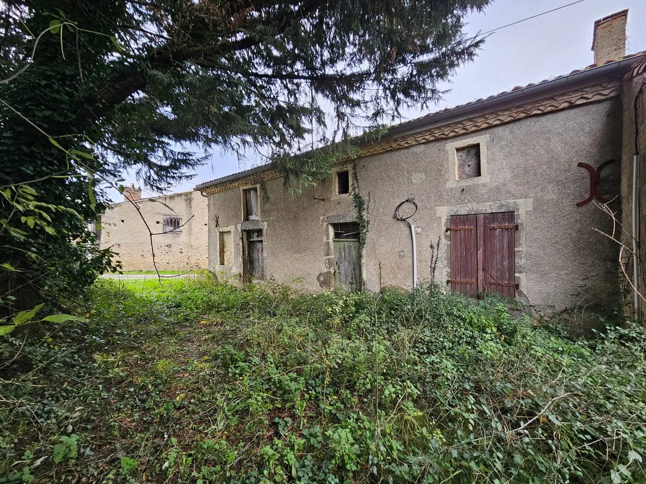 Maison 2 pièces avec jardin de 752 m2 à Lathus St Rémy 
