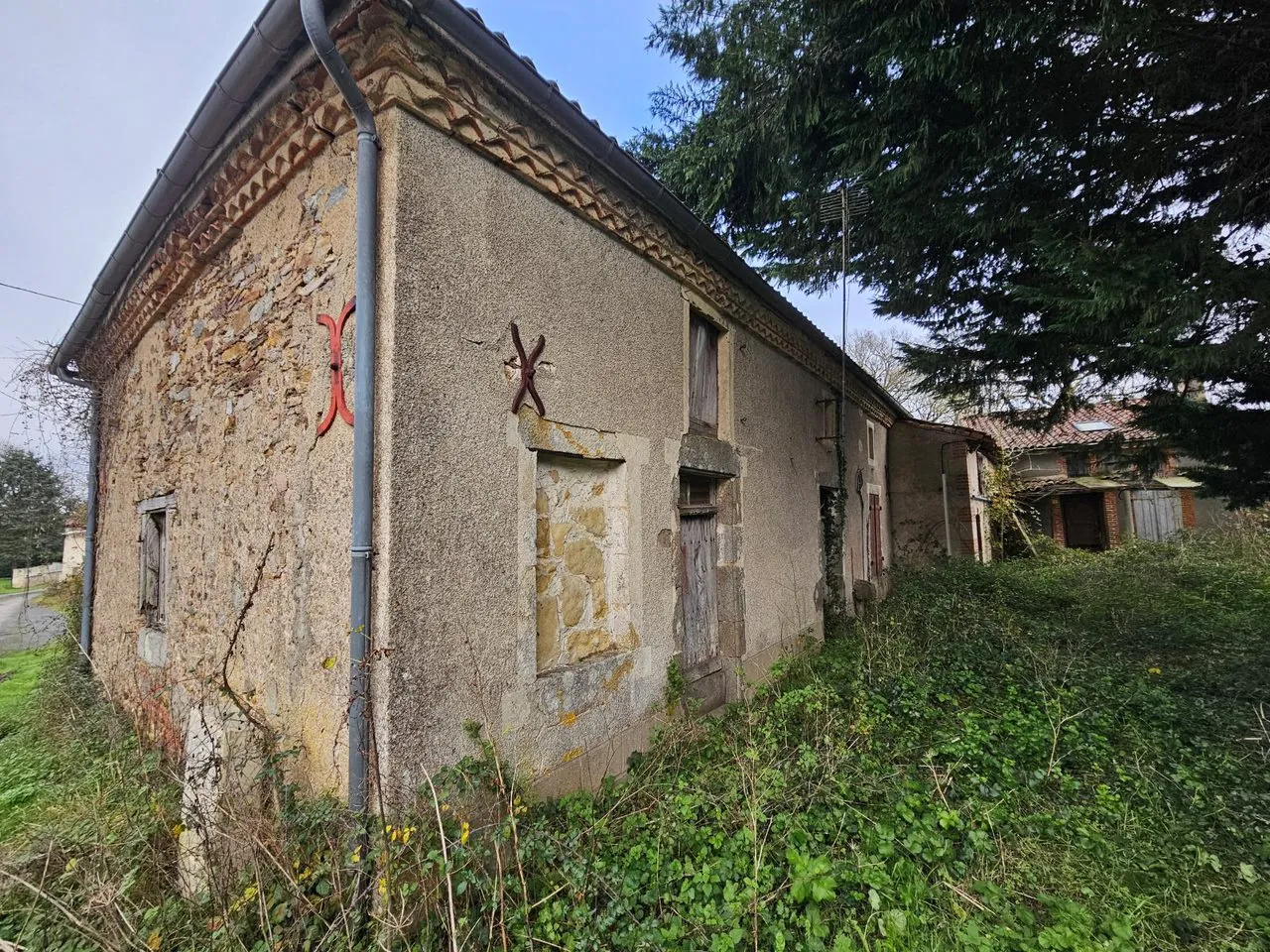 Maison 2 pièces avec jardin de 752 m2 à Lathus St Rémy 