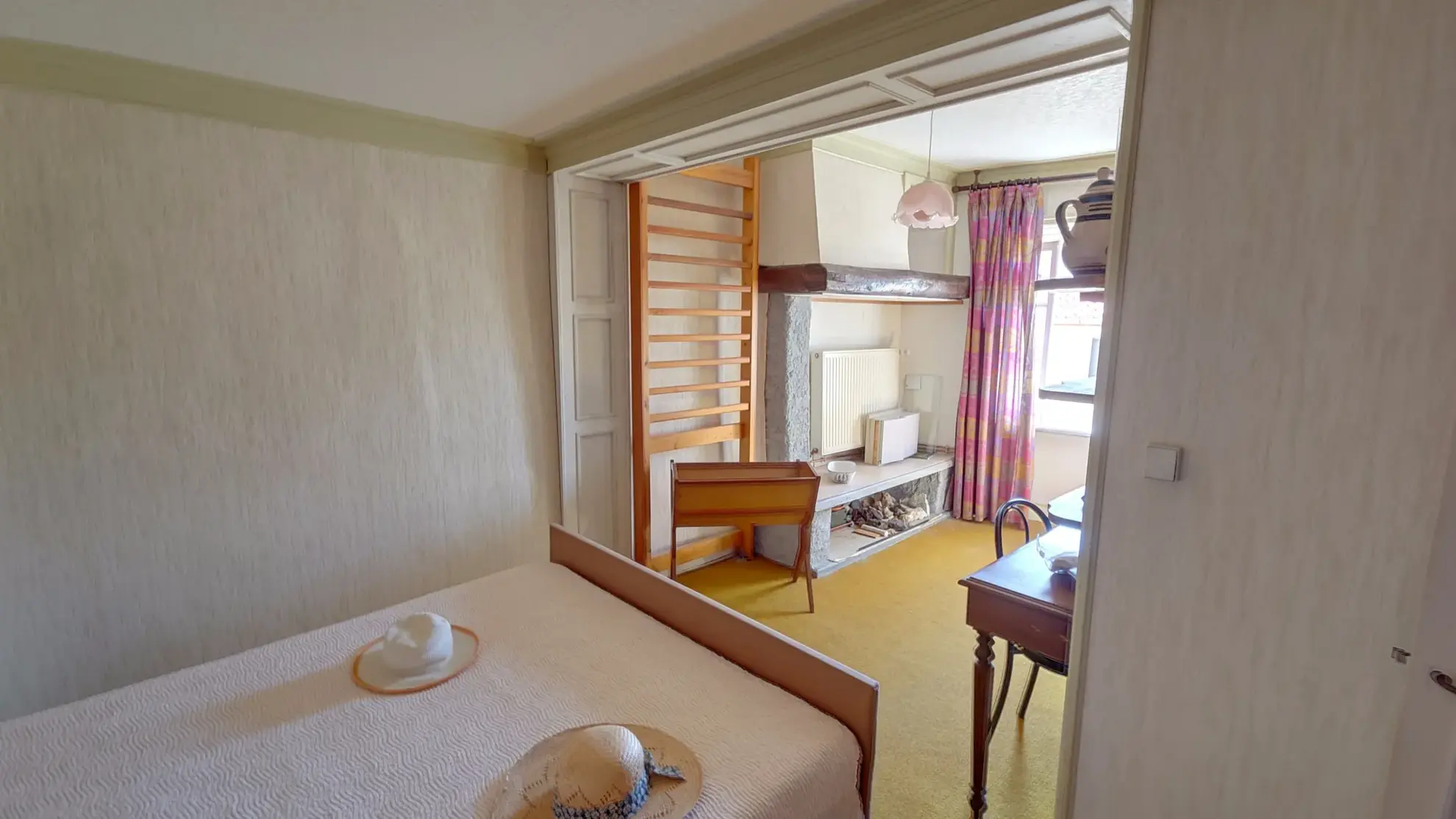 Maison de village à Céret - 75 m², 3 niveaux, rue calme 