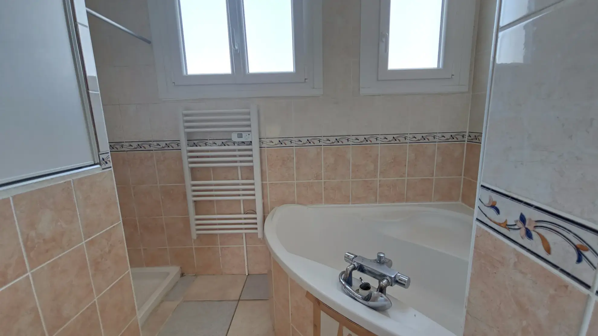 Vente maison à Moneteau - 2 chambres, terrasse, sous-sol aménagé, environnement calme 