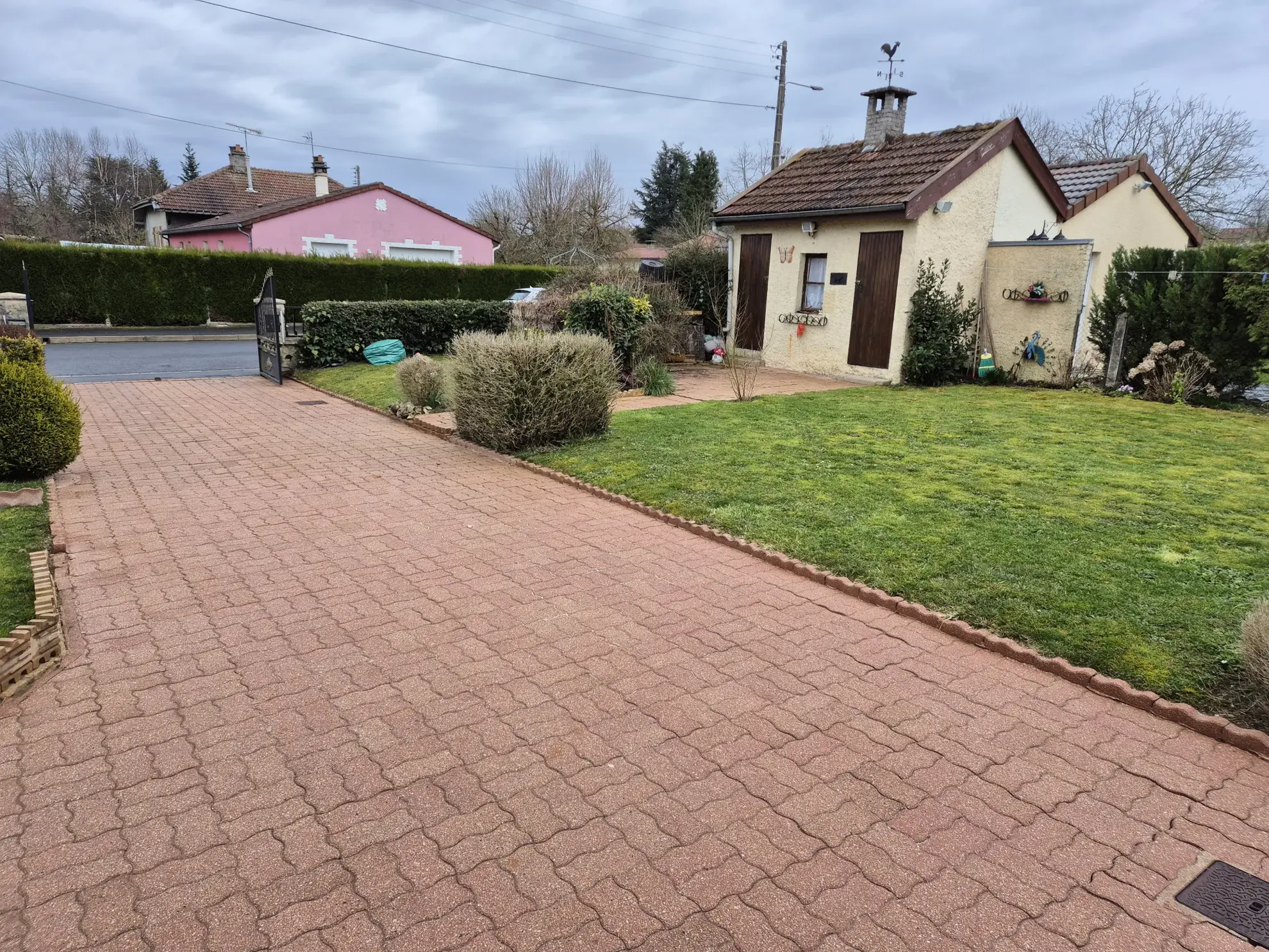 Maison à vendre de 74m² à Marnaval, 2 chambres, jardin, garage en exclusivité 