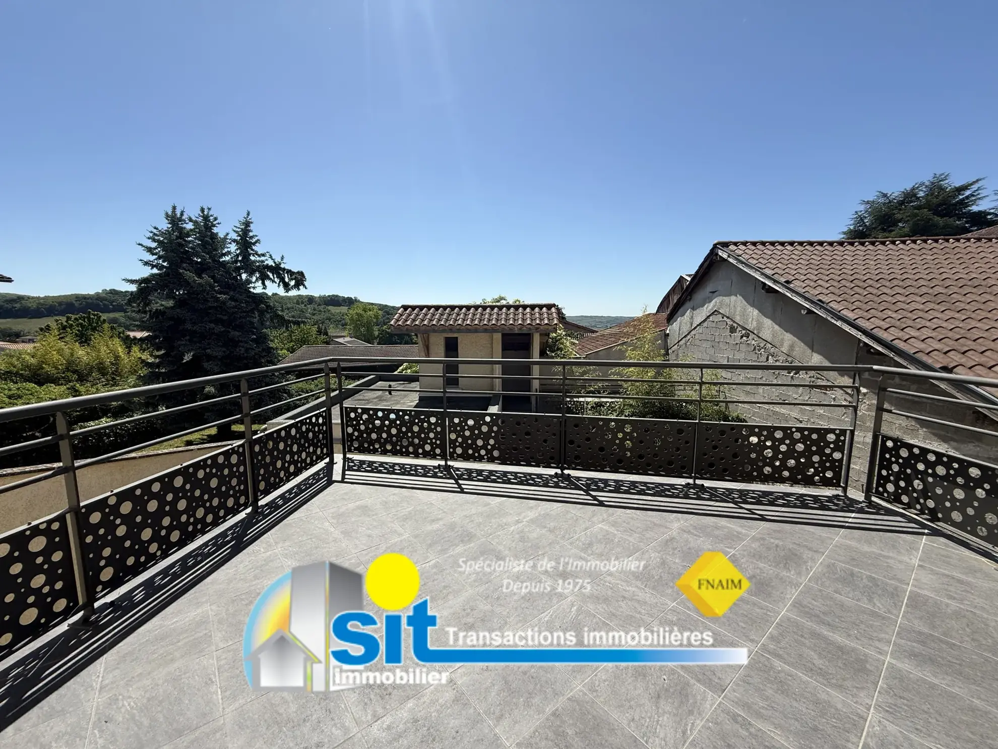 Maison de village rénovée avec studio indépendant à Les Côtes d’Arey, Vienne 