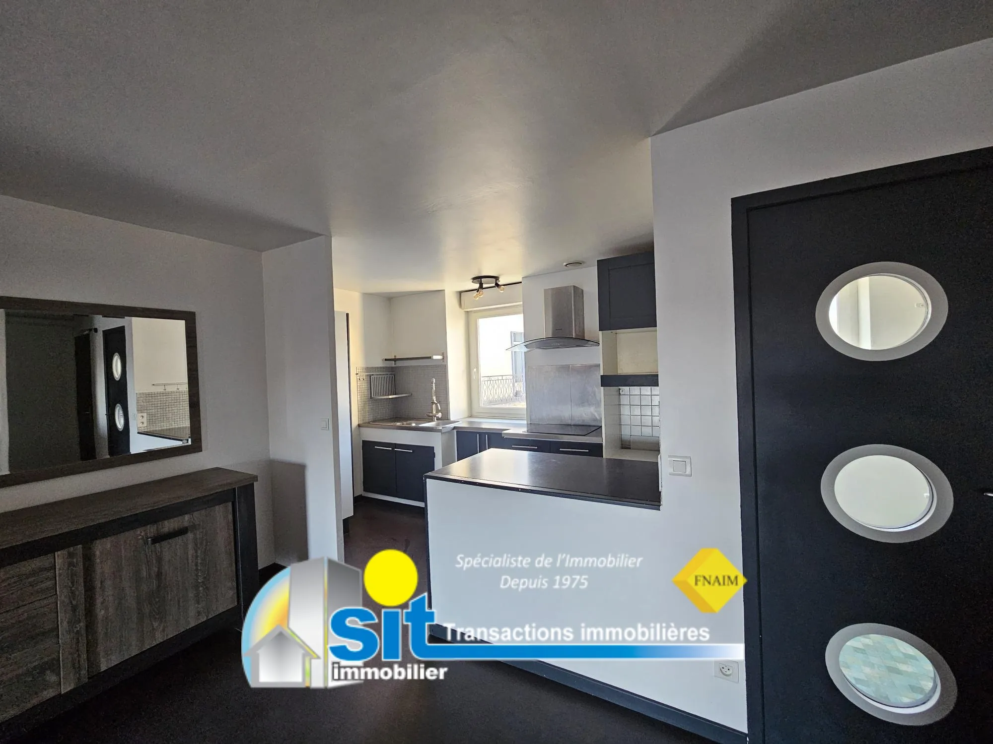 Maison de village rénovée avec studio indépendant à Les Côtes d’Arey, Vienne 