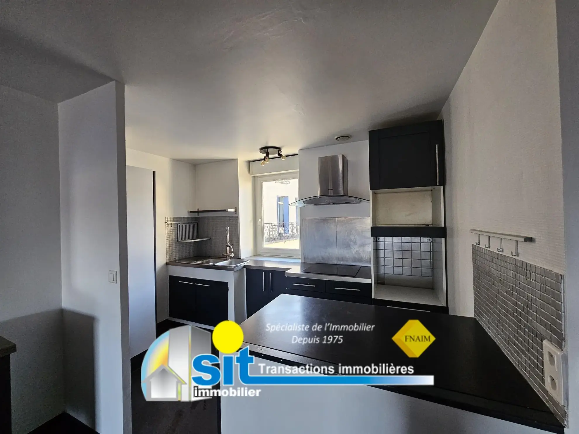 Maison de village rénovée avec studio indépendant à Les Côtes d’Arey, Vienne 