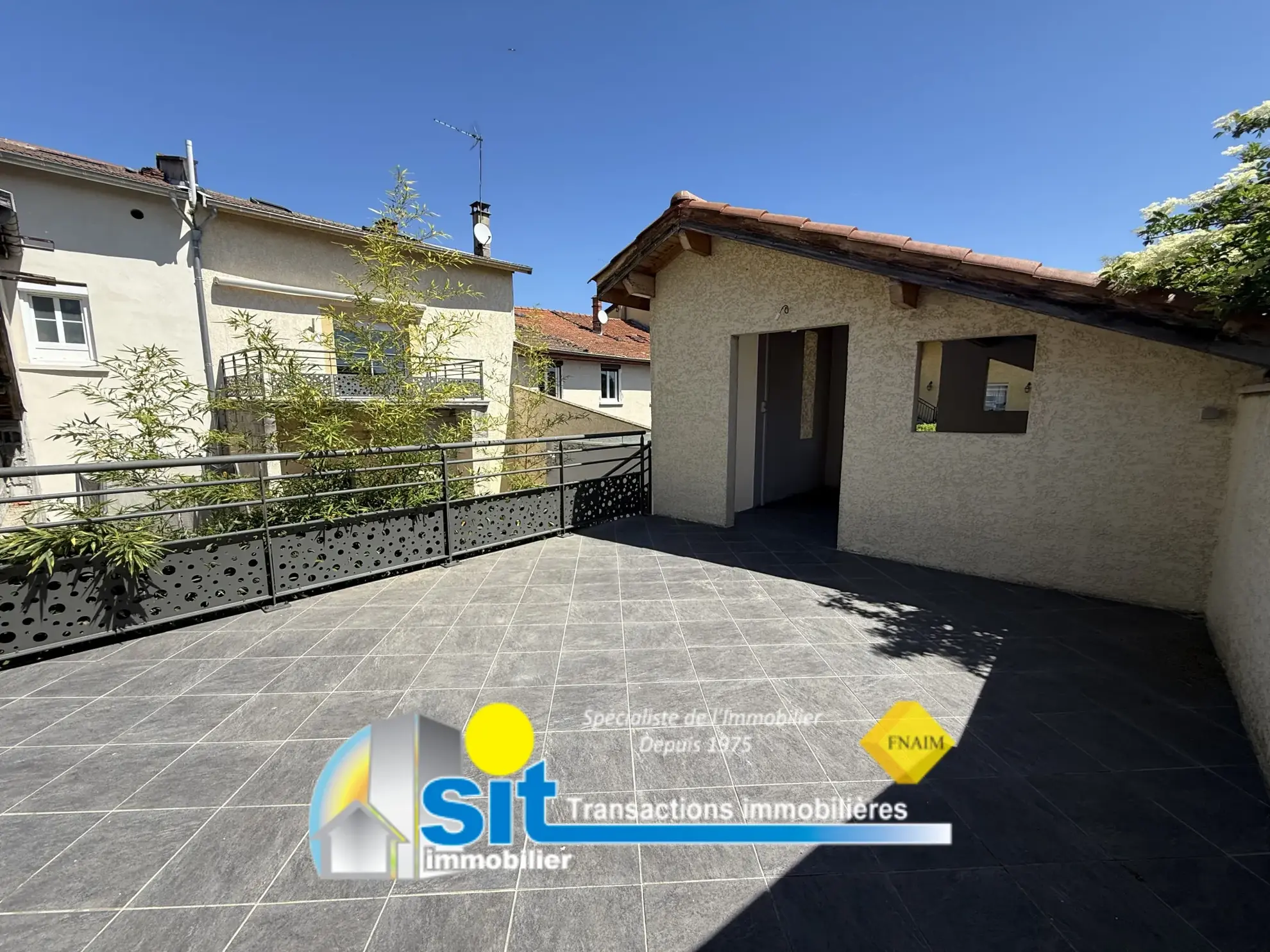 Maison de village rénovée avec studio indépendant à Les Côtes d’Arey, Vienne 