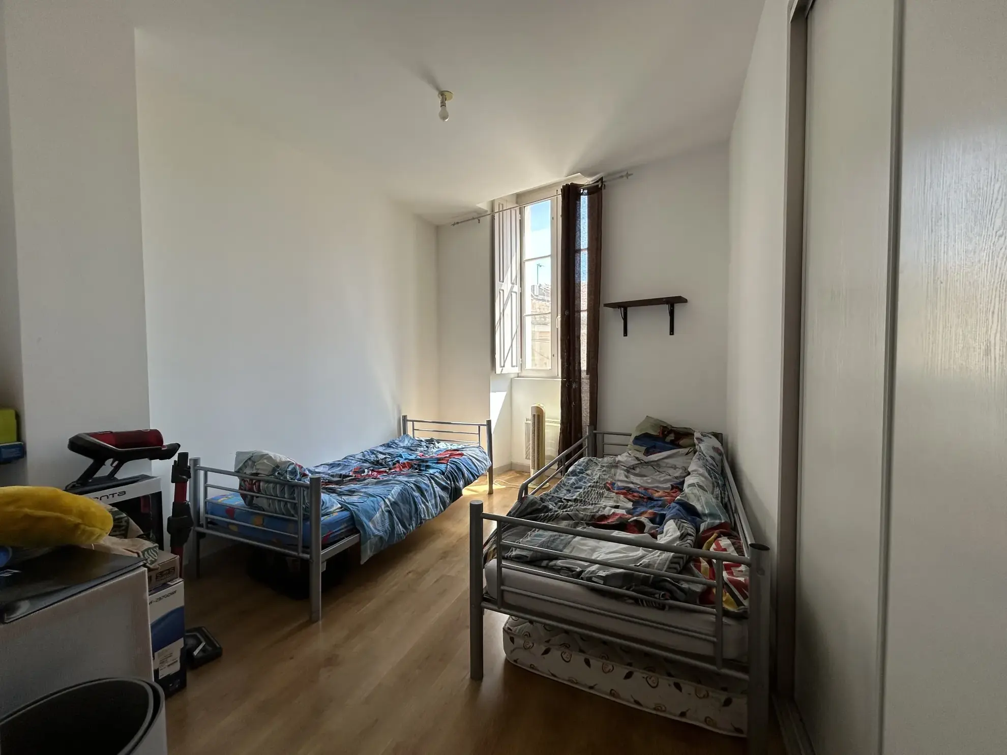 Appartement T3 à Roquemaure avec terrasse et parking - Opportunité d'achat 