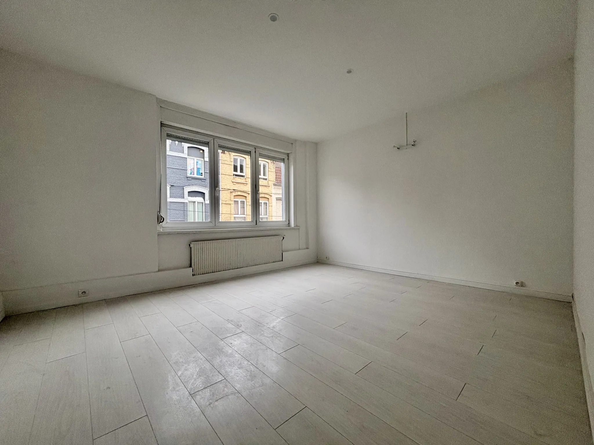 Maison de 130 m² avec 4 chambres et terrasse à Roubaix 