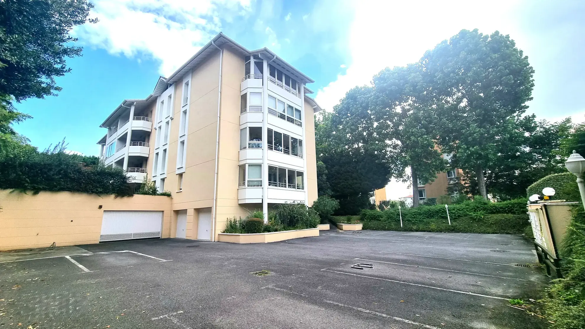 T2 à Bayonne avec terrasse, parking, cave et vue sur jardin - Idéal pour investissement ou résidence principale 