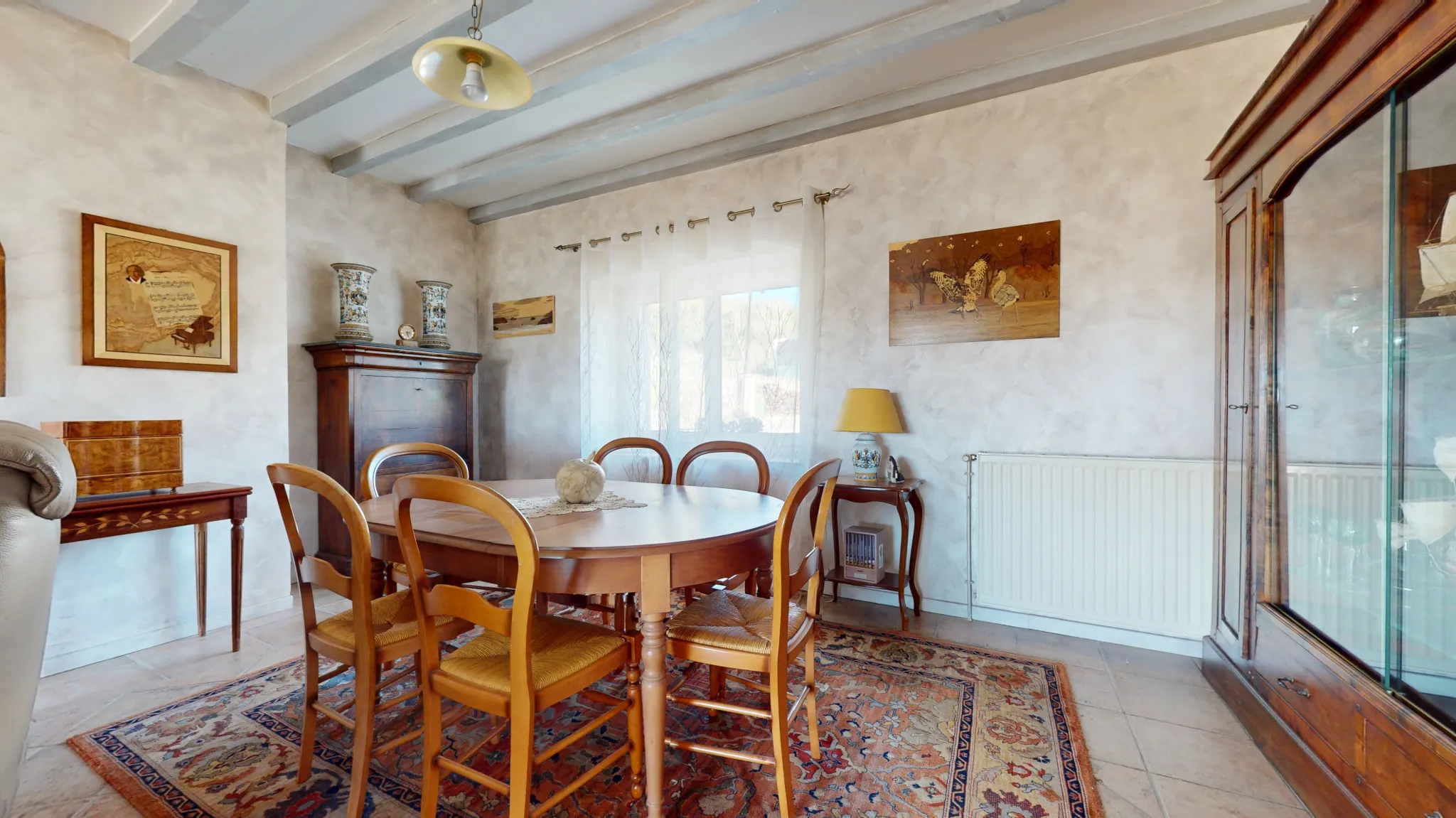 Charmante maison en pierre avec piscine et vue imprenable à Gendrey 