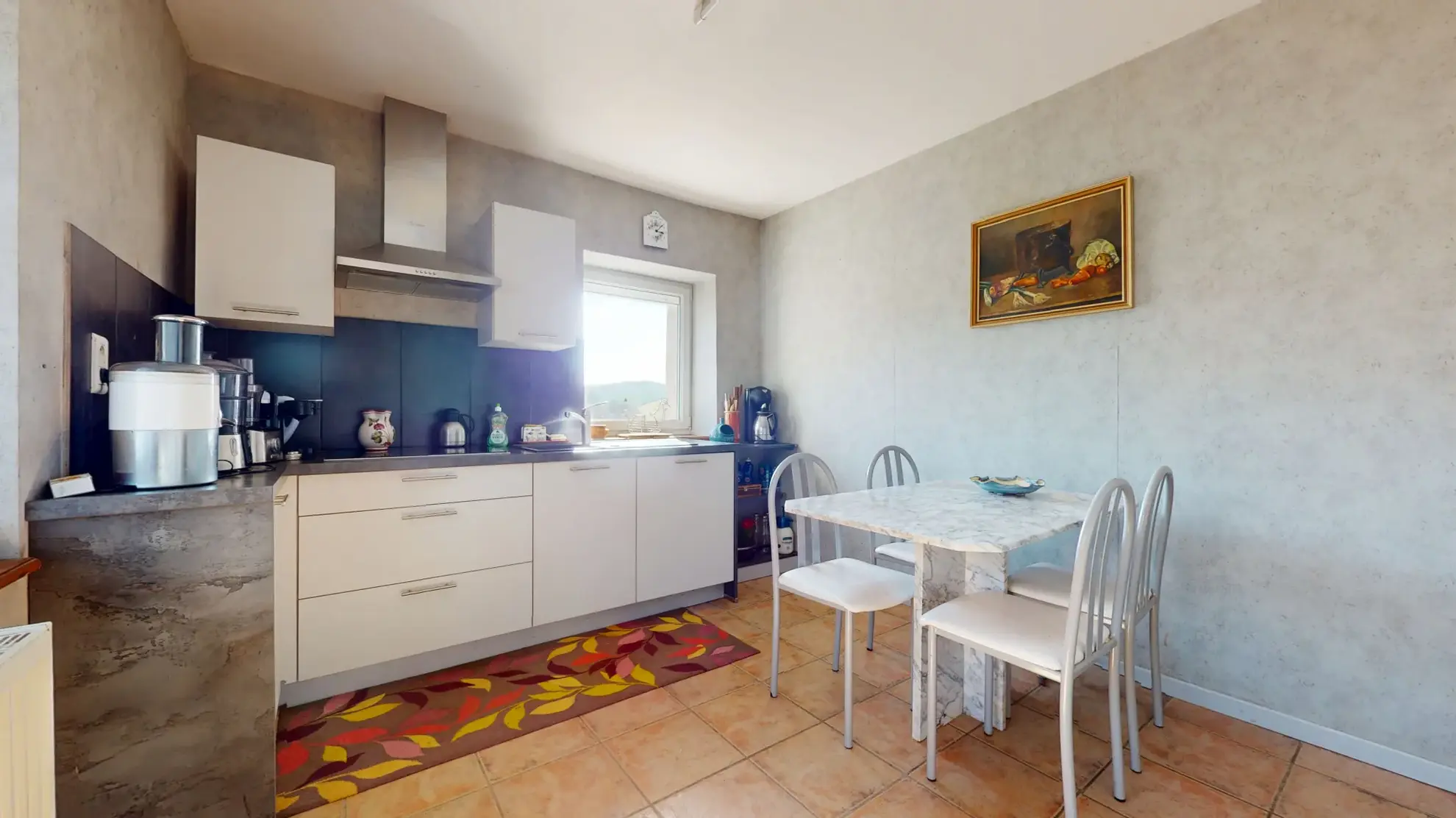 Charmante maison en pierre avec piscine et vue imprenable à Gendrey 