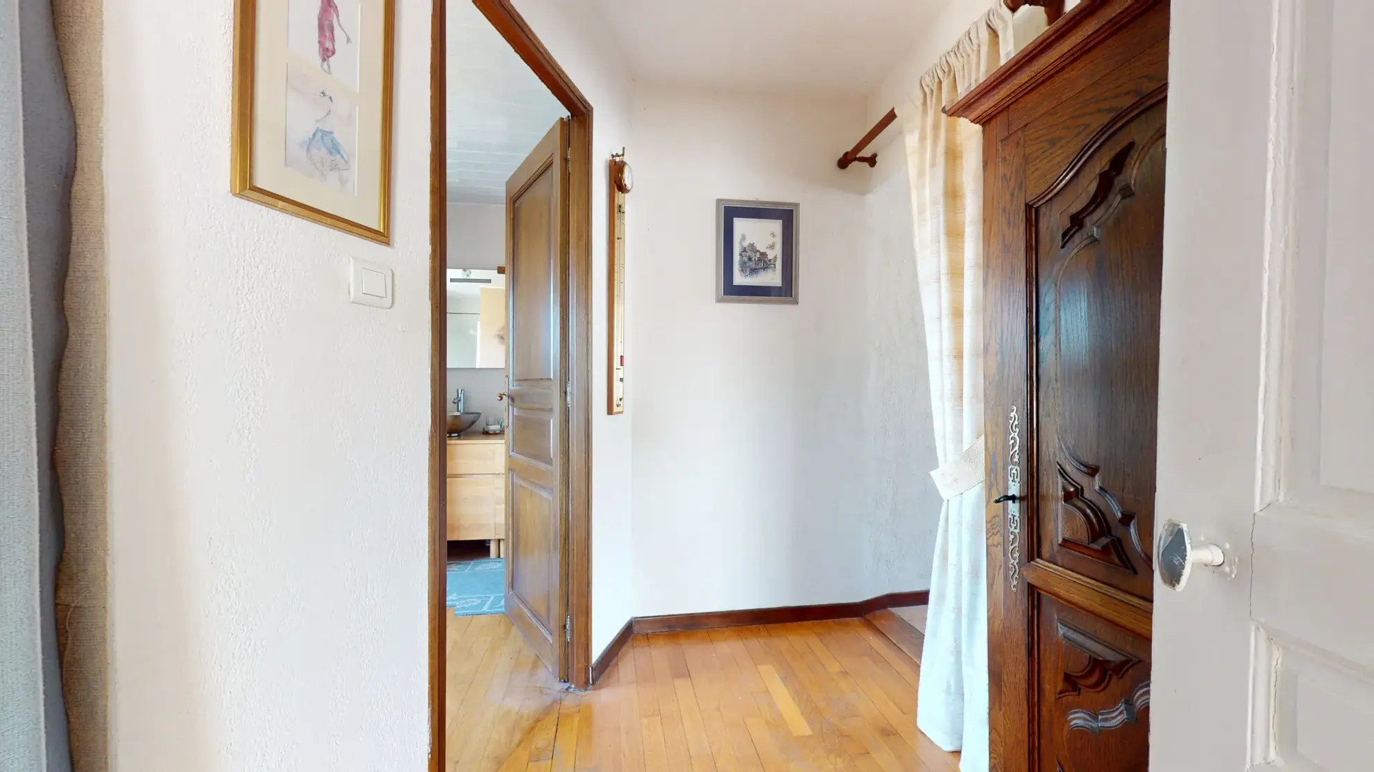 Charmante maison en pierre avec piscine et vue imprenable à Gendrey 