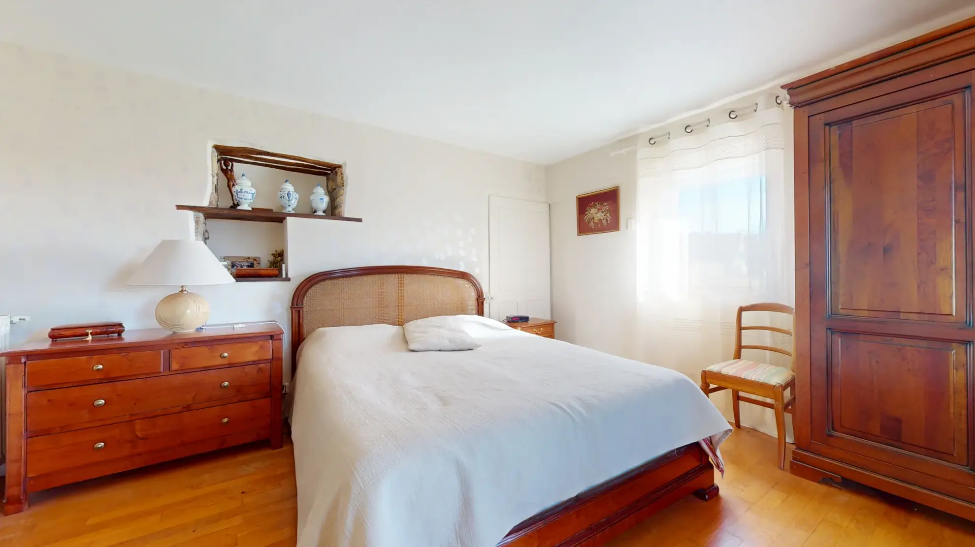 Charmante maison en pierre avec piscine et vue imprenable à Gendrey 