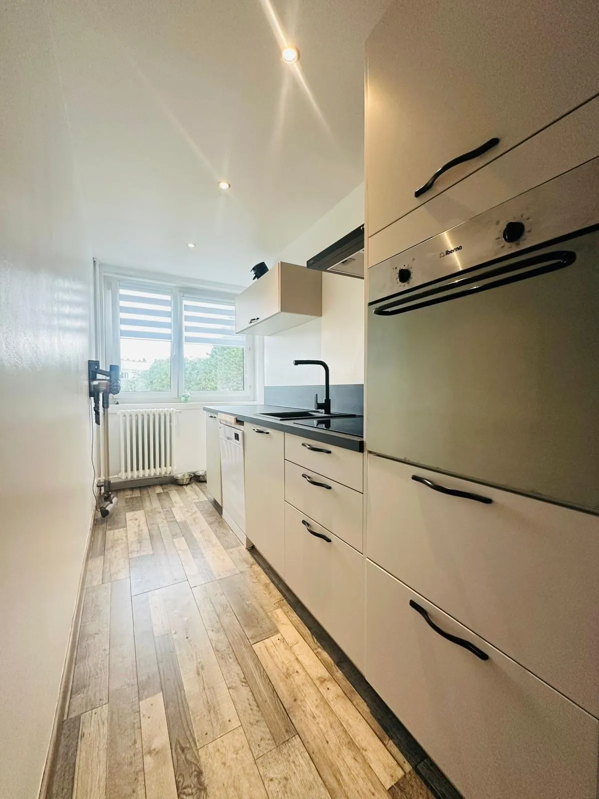 Appartement rénové de 68 m² avec balcon et parking à Boulogne-sur-Mer