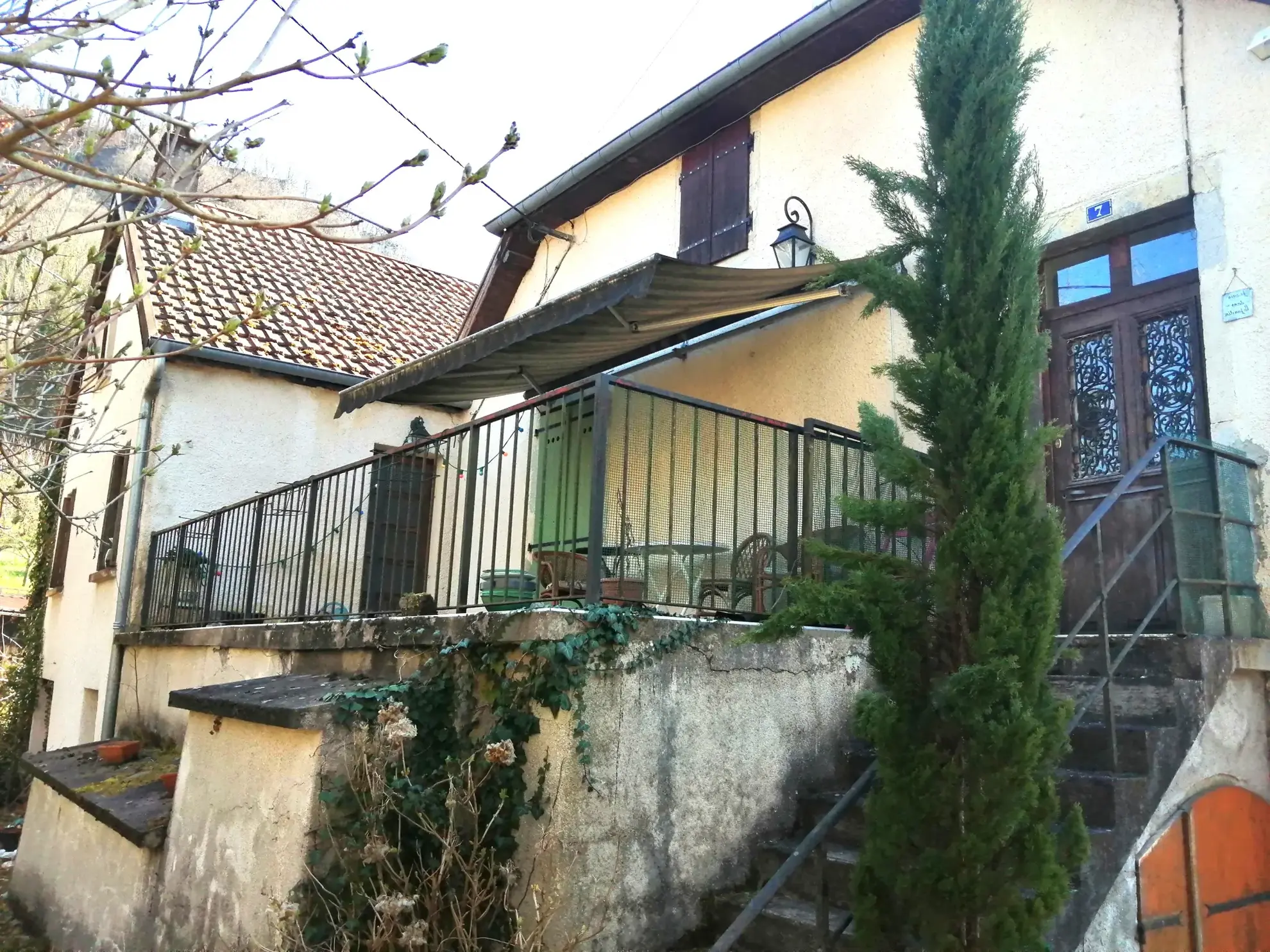 Spacieuse maison de 255 m² avec terrain de 10 ares à Baume-les-Dames