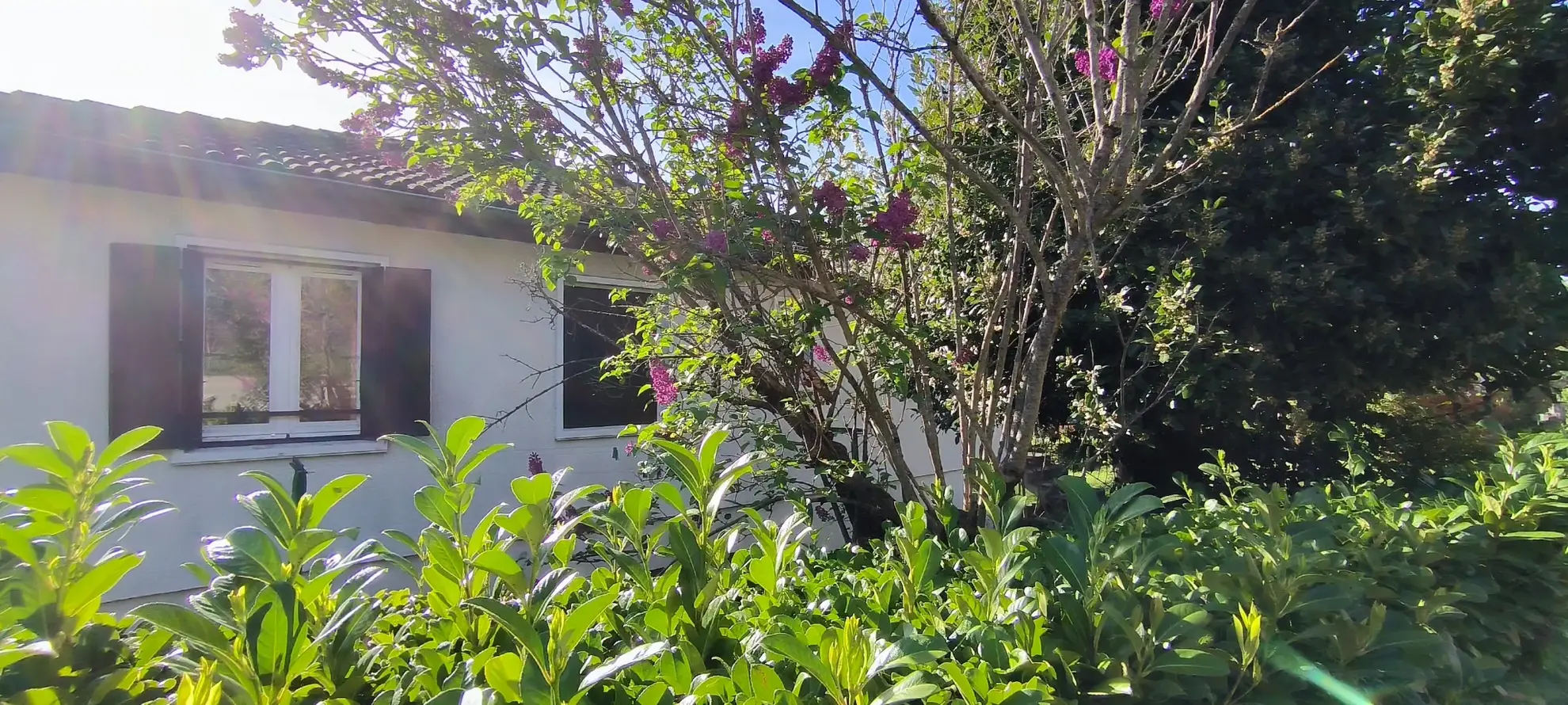 Maison 140 m² avec vue dégagée et jardin arboré à Clairvaux d’Aveyron 