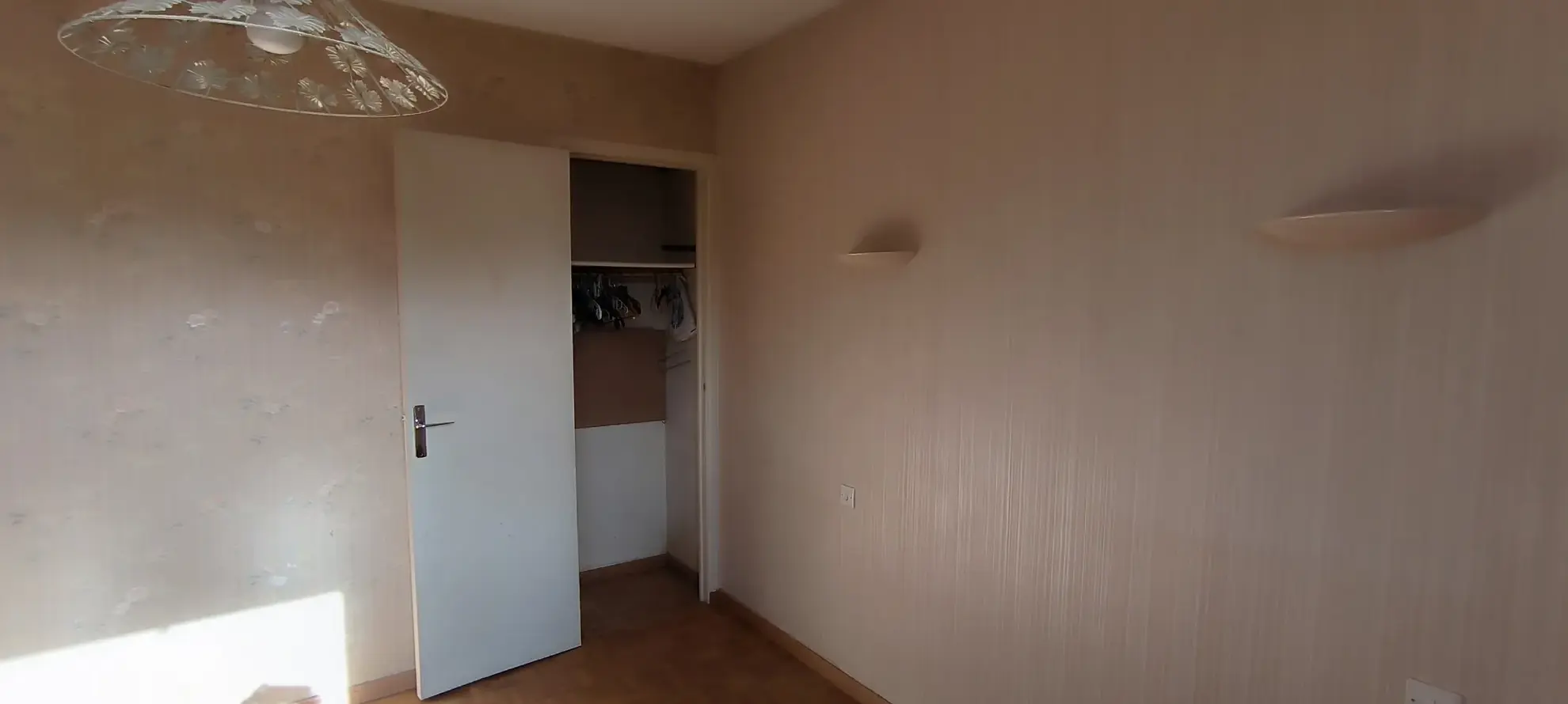 Maison 140 m² avec vue dégagée et jardin arboré à Clairvaux d’Aveyron 