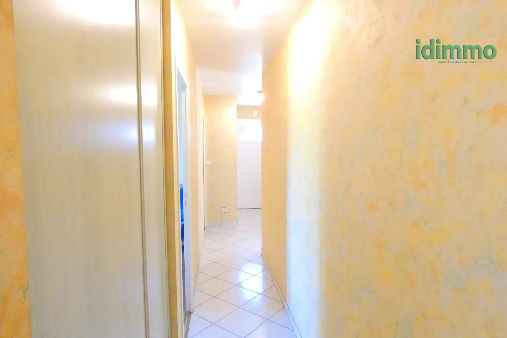 Maison de plain-pied à Aurillac proche centre-ville avec garage et grand terrain 