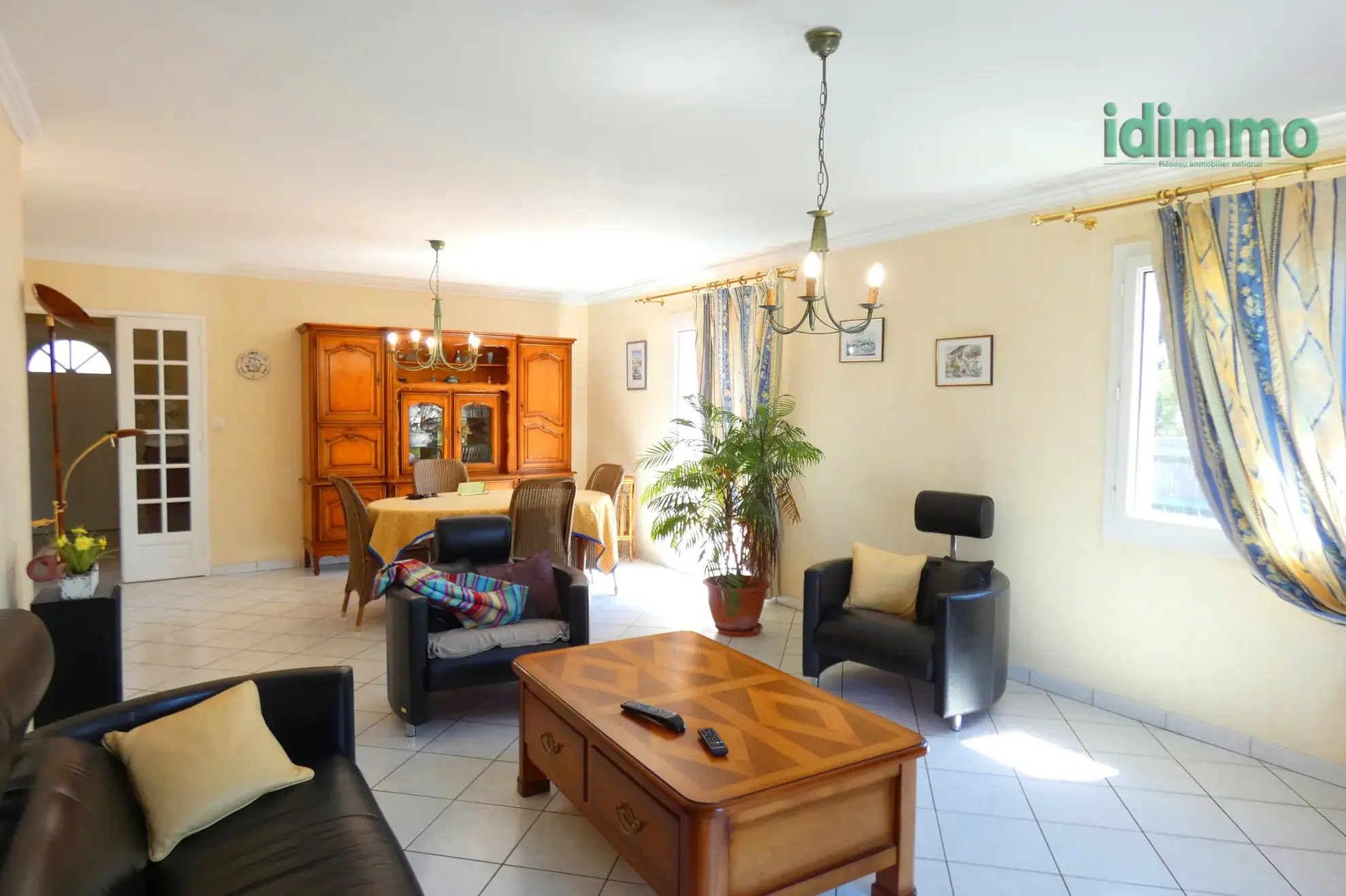 Maison de plain-pied à Aurillac proche centre-ville avec garage et grand terrain 