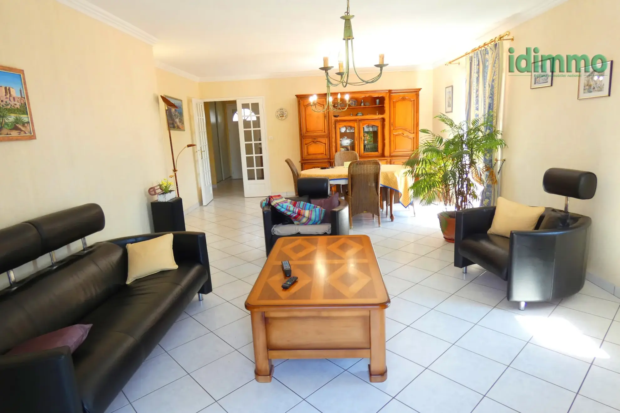 Maison de plain-pied à Aurillac proche centre-ville avec garage et grand terrain 