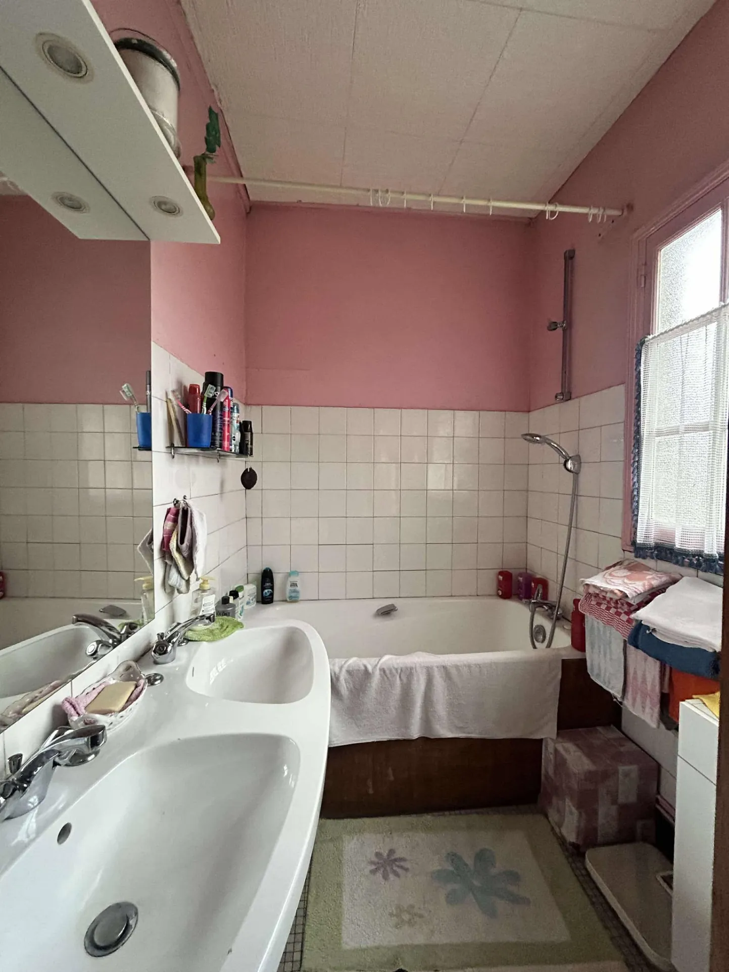 Belle maison à rénover à Oisemont, proche Abbeville, avec jardin et garage 