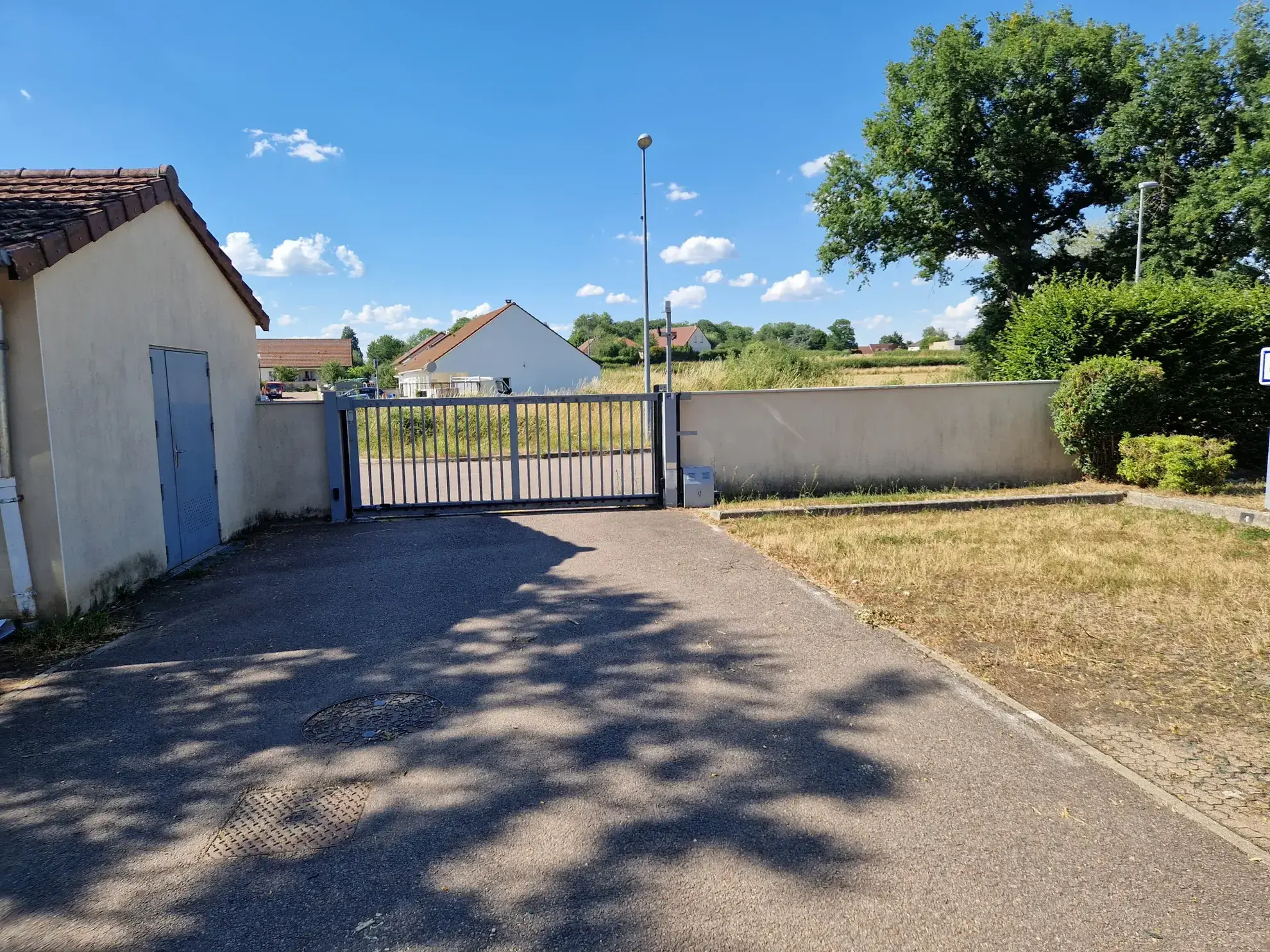 Appartement 2 pièces avec balcon et parking sécurisé à Autun 