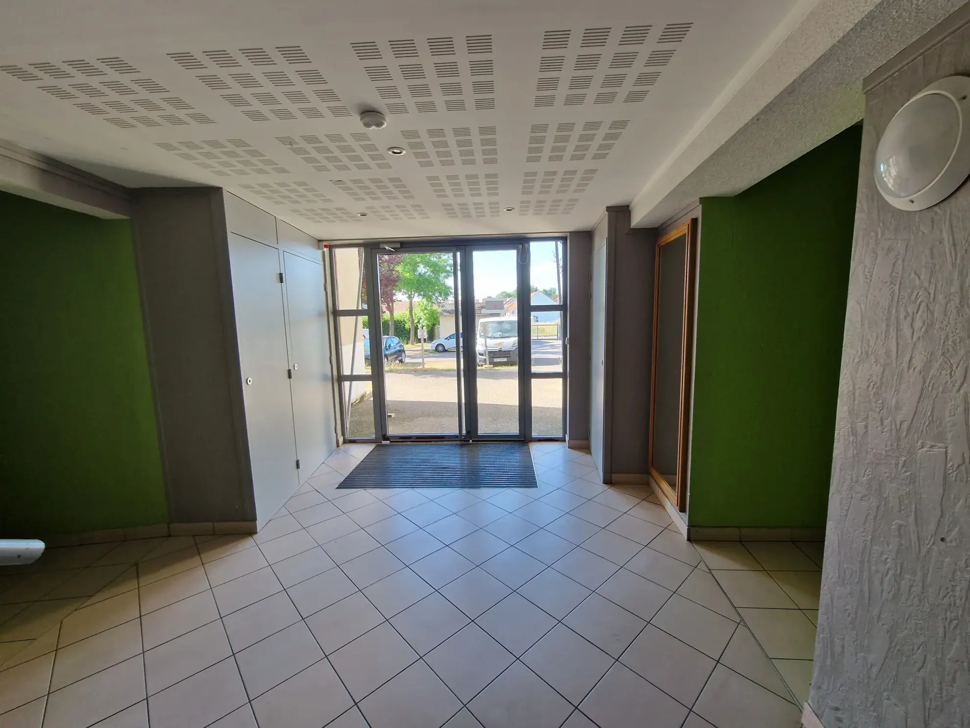 Appartement 2 pièces avec balcon et parking sécurisé à Autun 