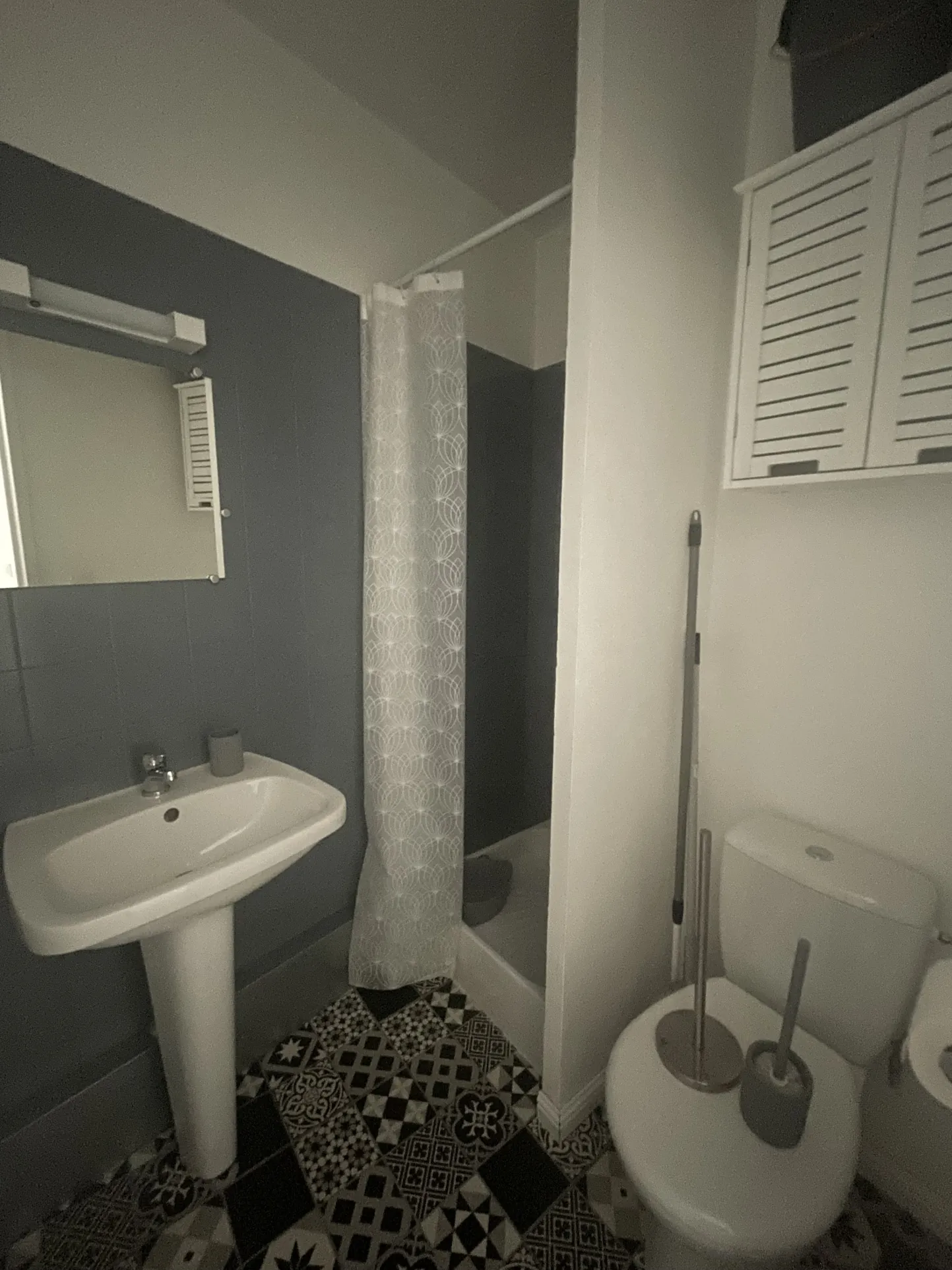 Studio meublé avec stationnement privé à Laval - Investissement ou résidence principale 