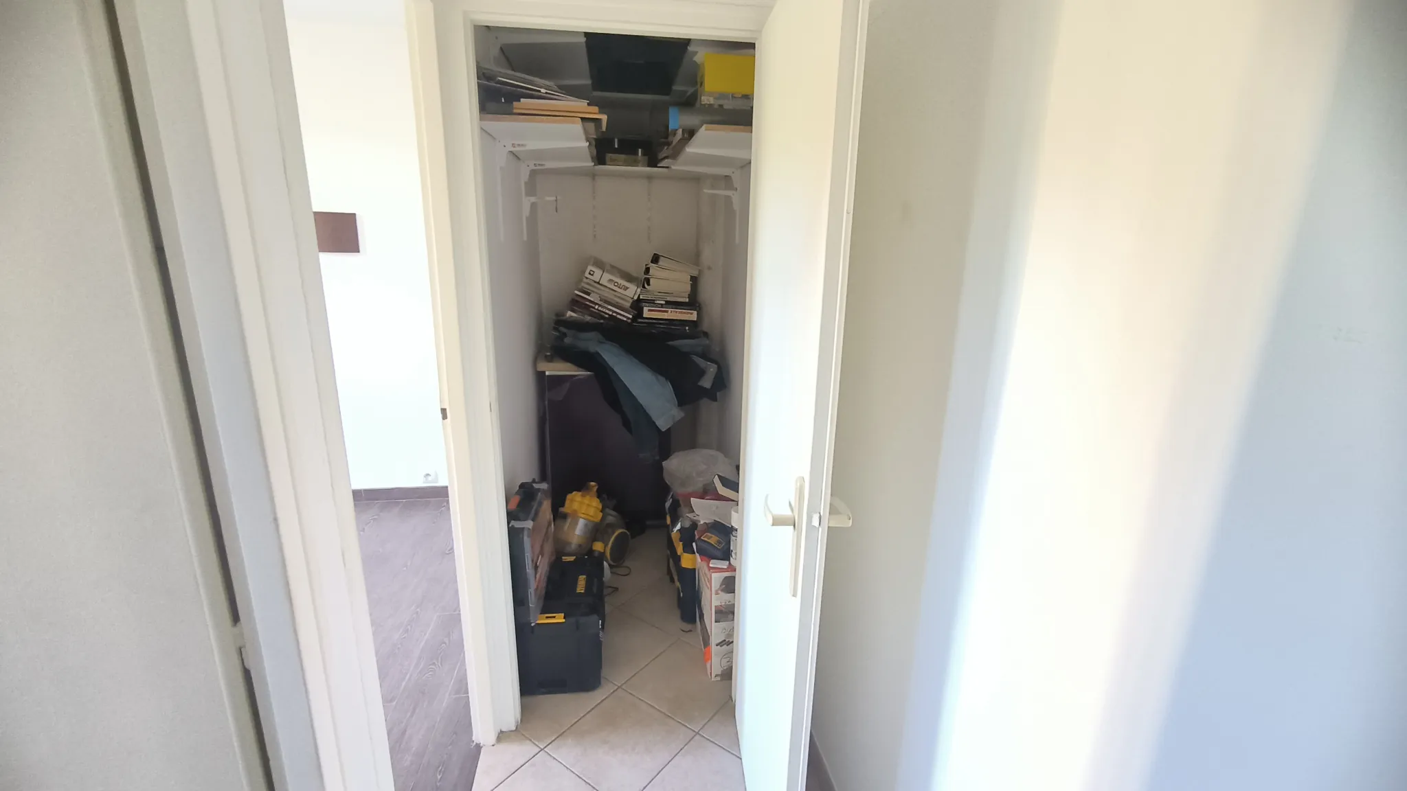 Appartement 2 pièces à Nice Nord, dernier étage avec vue sur parc 