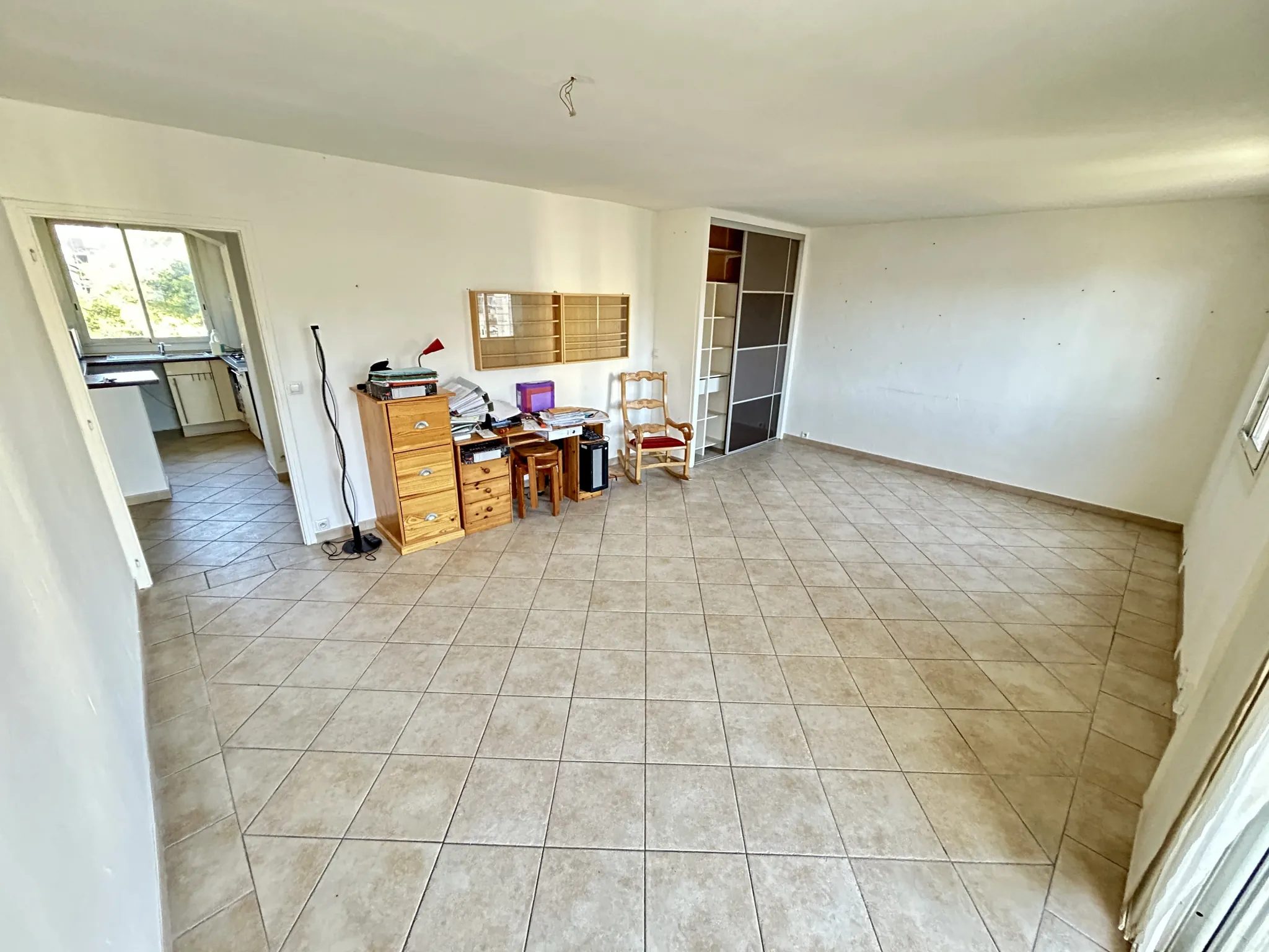 Appartement 2 pièces à Nice Nord, dernier étage avec vue sur parc 