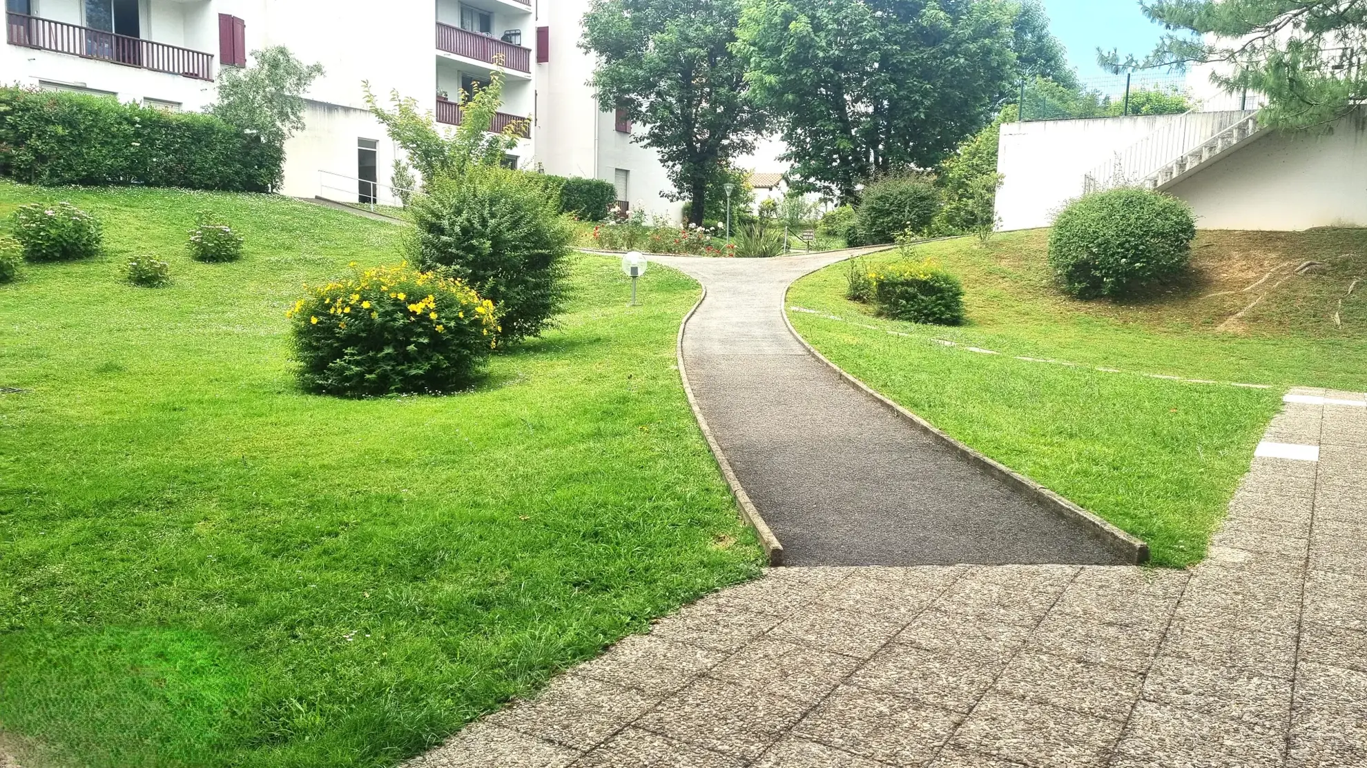 Très beau T3 à Anglet avec loggia et parking sécurisé 