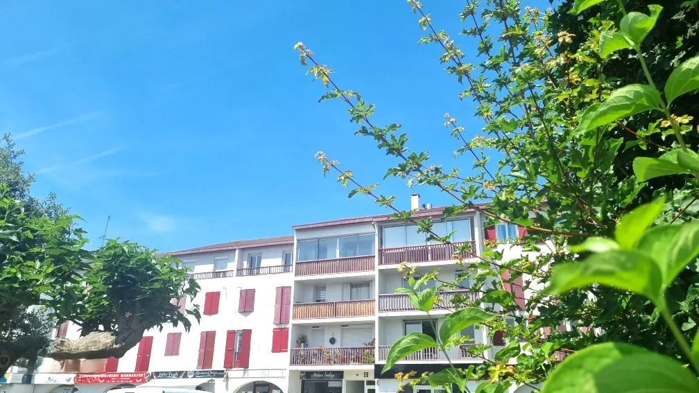 Très beau T3 à Anglet avec loggia et parking sécurisé 