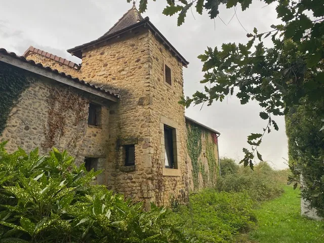 Ferme isolée à Veyrines-de-Vergt, grand potentiel en Dordogne 