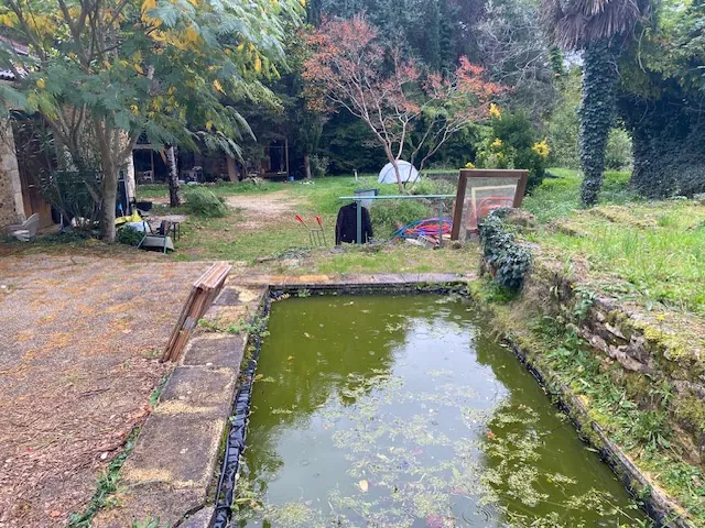 Ferme isolée à Veyrines-de-Vergt, grand potentiel en Dordogne 
