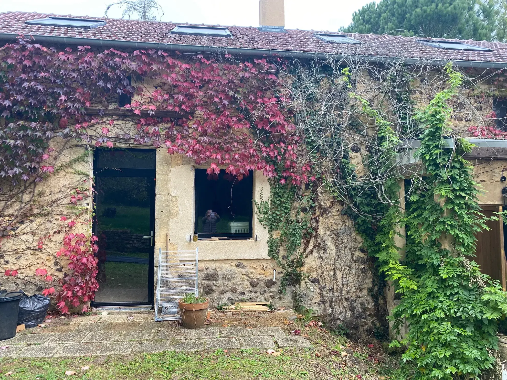 Ferme isolée à Veyrines-de-Vergt, grand potentiel en Dordogne 