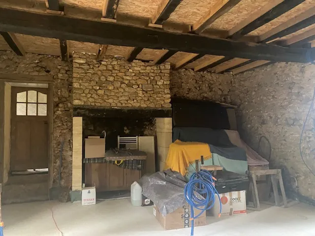 Ferme isolée à Veyrines-de-Vergt, grand potentiel en Dordogne 