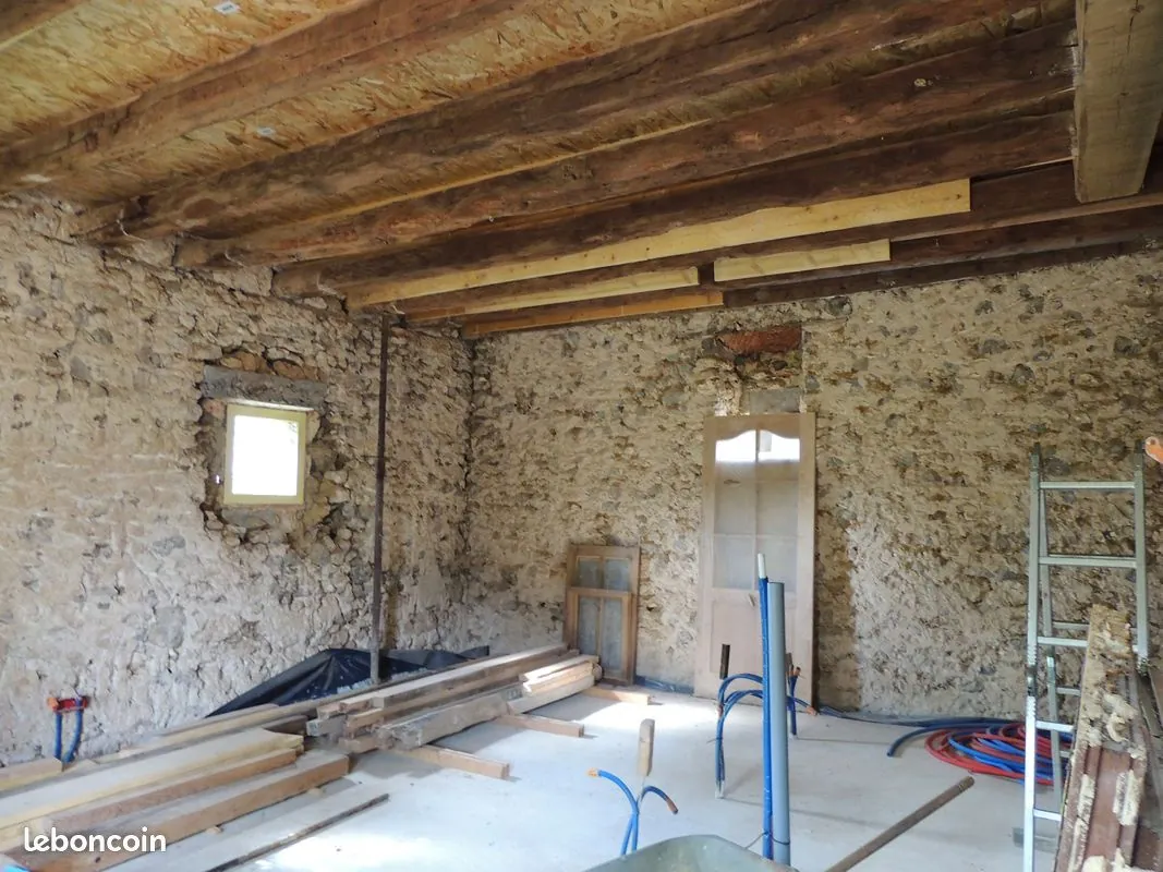 Ferme isolée à Veyrines-de-Vergt, grand potentiel en Dordogne 