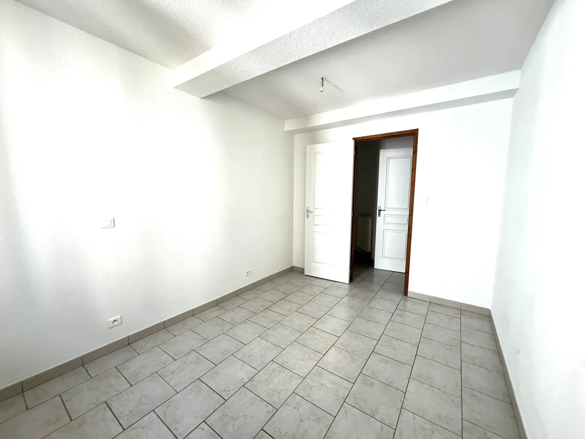 Appartement de 78 m² avec 3 chambres à Saint-Girons – Bonne rentabilité 