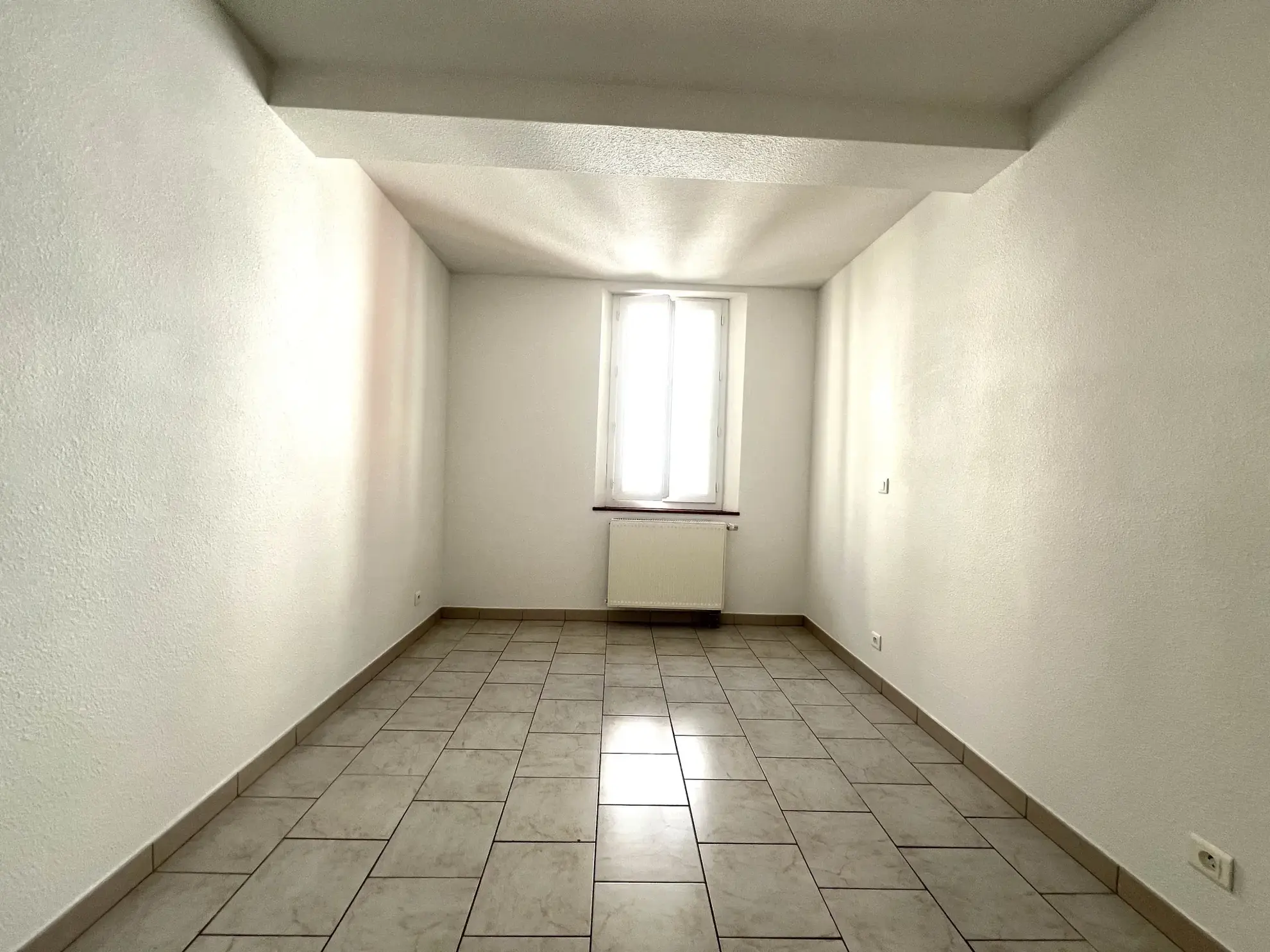 Appartement de 78 m² avec 3 chambres à Saint-Girons – Bonne rentabilité 