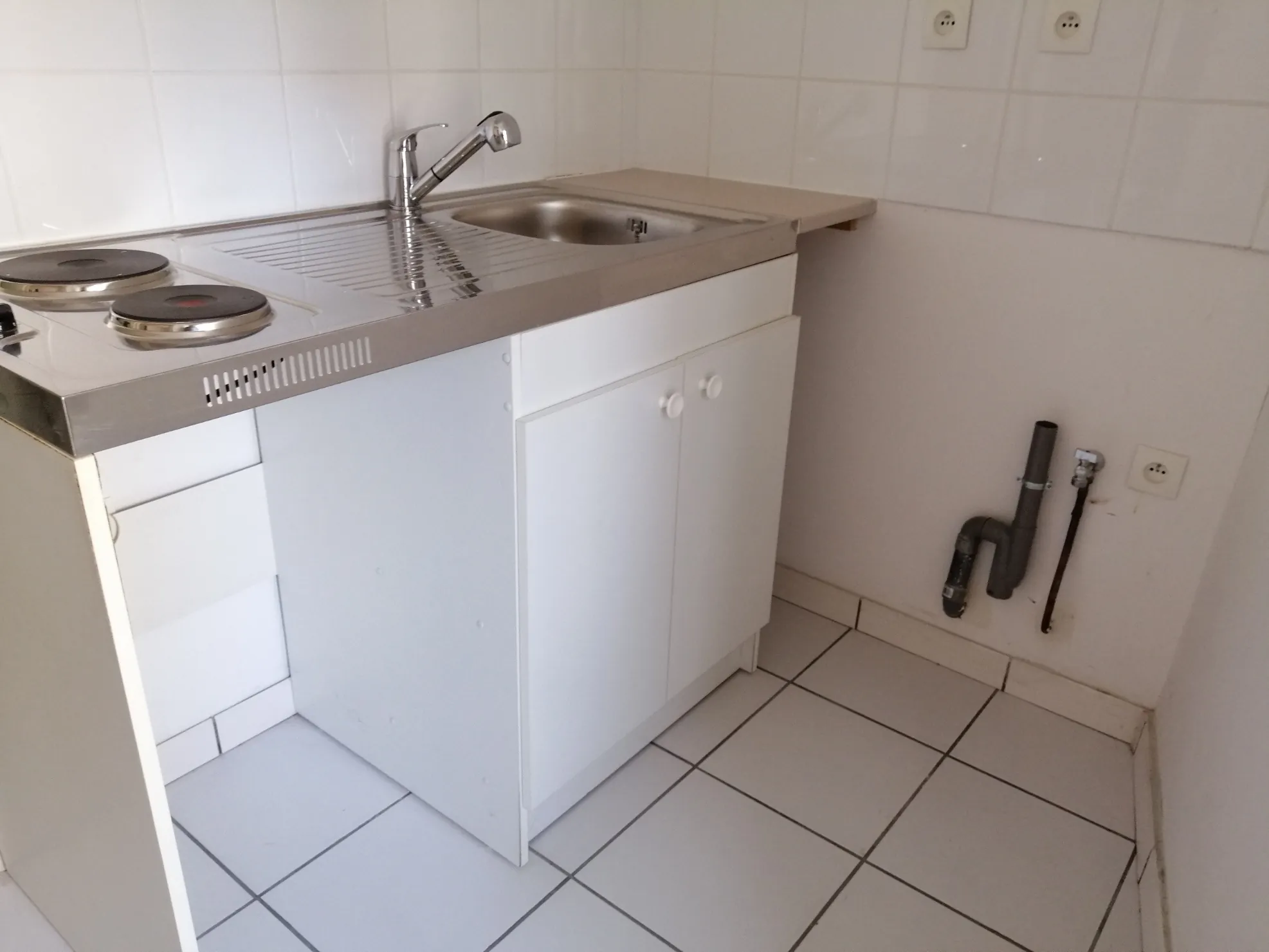 Immeuble à vendre à Nevers avec 4 appartements et jardin, excellent potentiel locatif 