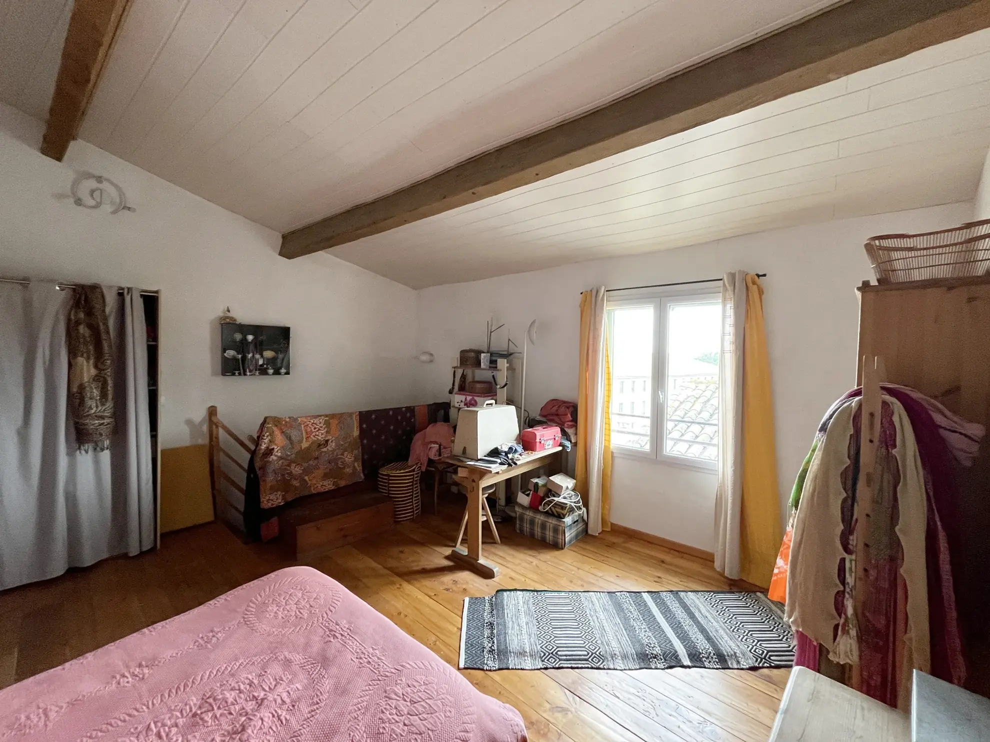 Maison de 130 m² à Sommières avec 4 chambres et vue sur les toits 