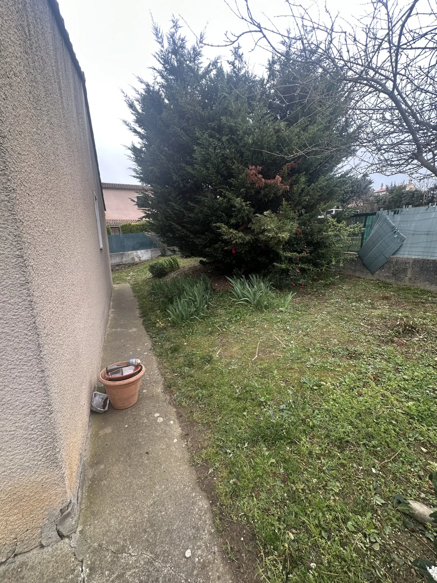 Maison à rénover à Carcassonne avec jardin et garage - Opportunité immobilière 
