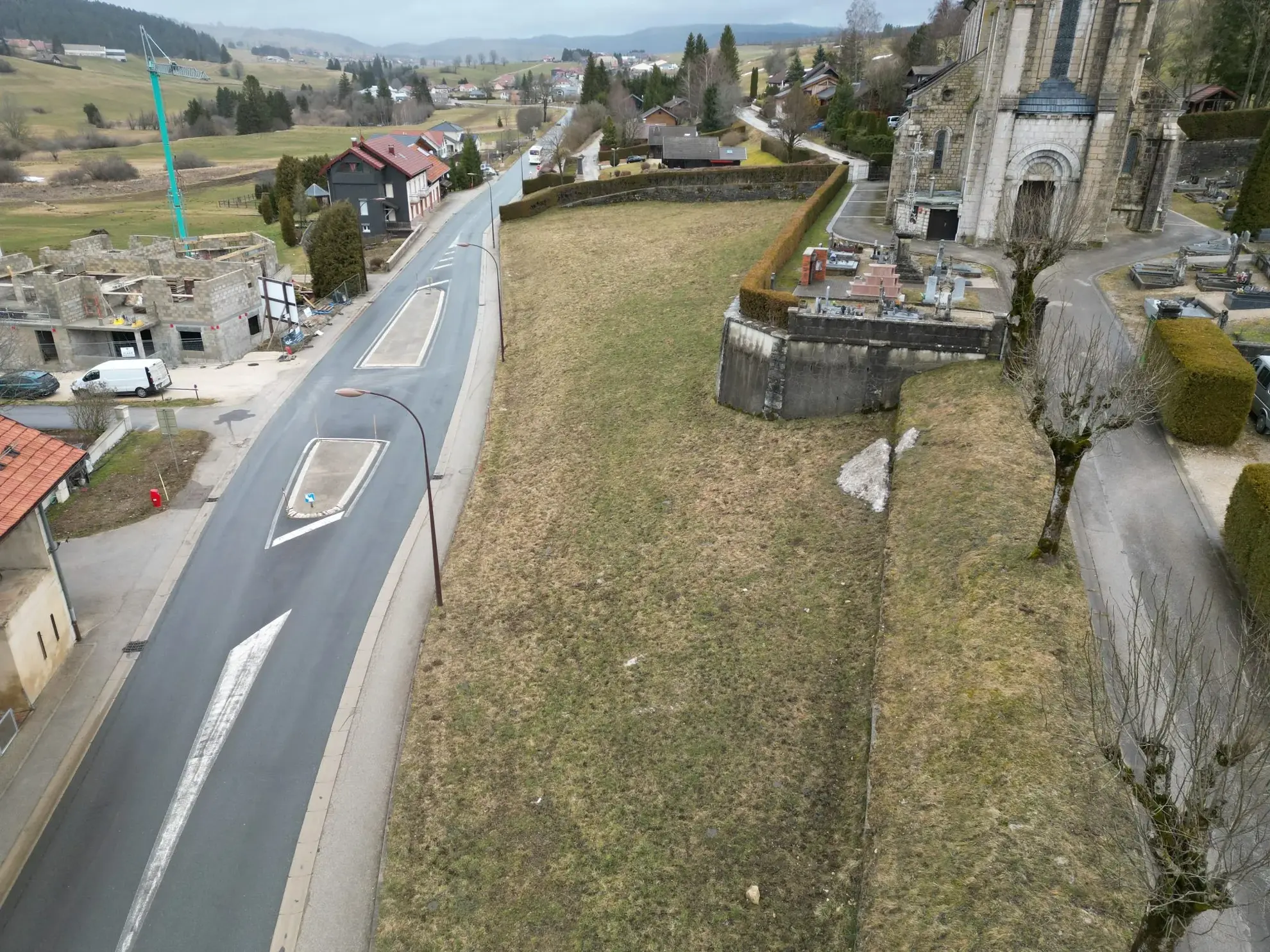 Terrain constructible de 570 m² proche de la frontière suisse à Longevilles Mont d'Or 