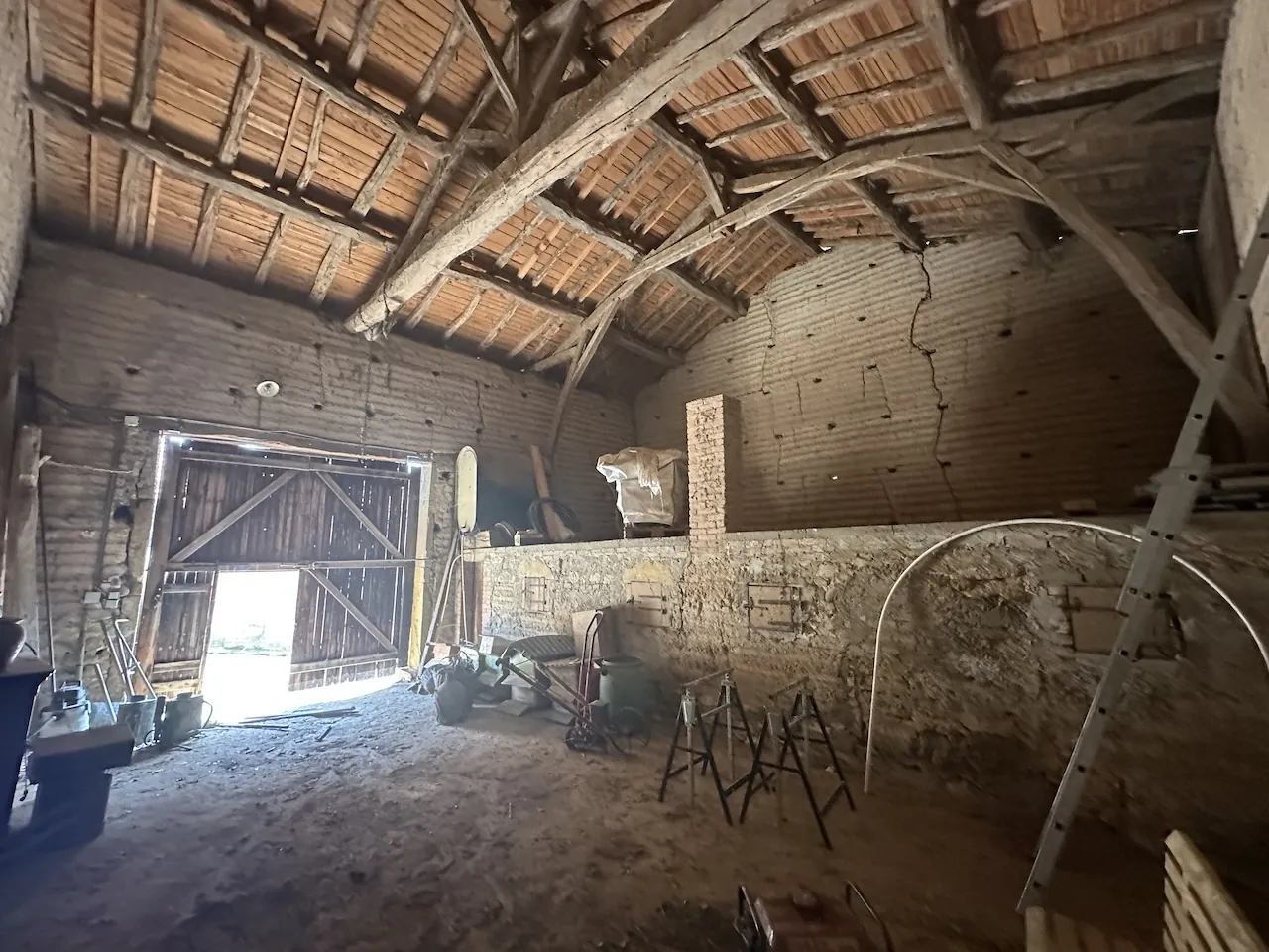 Ancienne ferme avec dépendances et terrain de 1,91 ha à Melay 