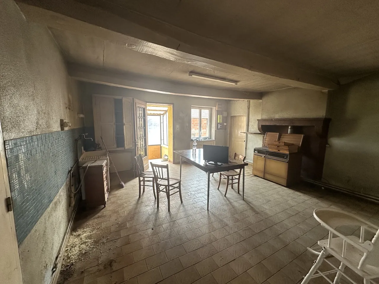 Ancienne ferme avec dépendances et terrain de 1,91 ha à Melay 