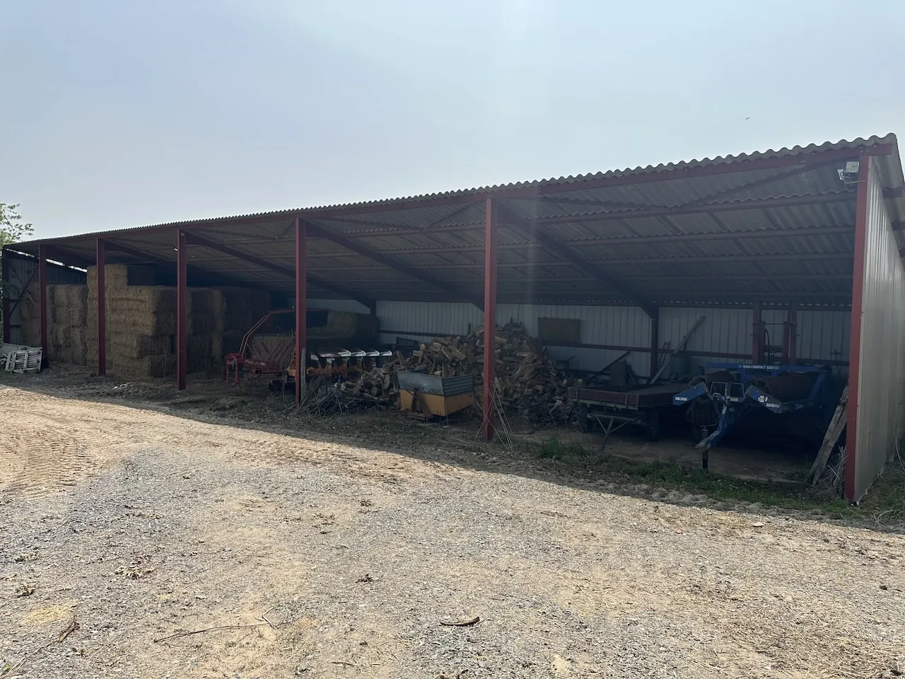 Ancienne ferme avec dépendances et terrain de 1,91 ha à Melay 