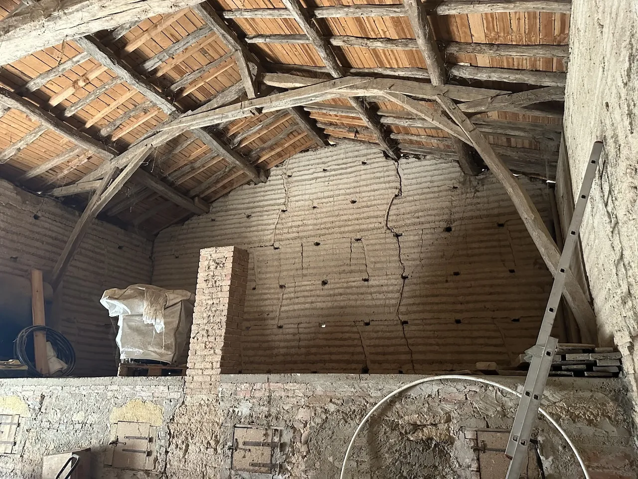 Ancienne ferme avec dépendances et terrain de 1,91 ha à Melay 