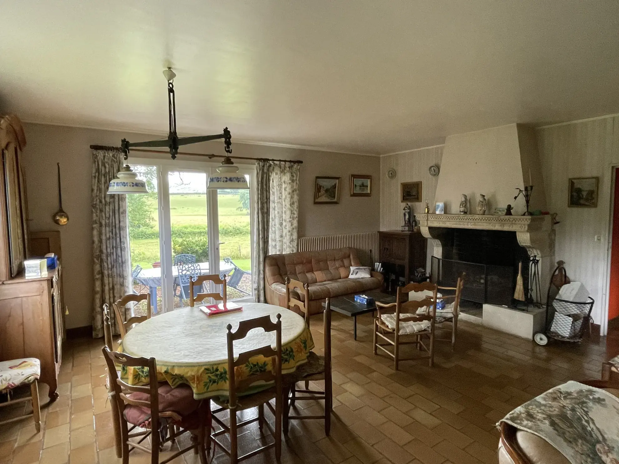 Maison spacieuse à Premery avec grands terrains et environnement paisible 